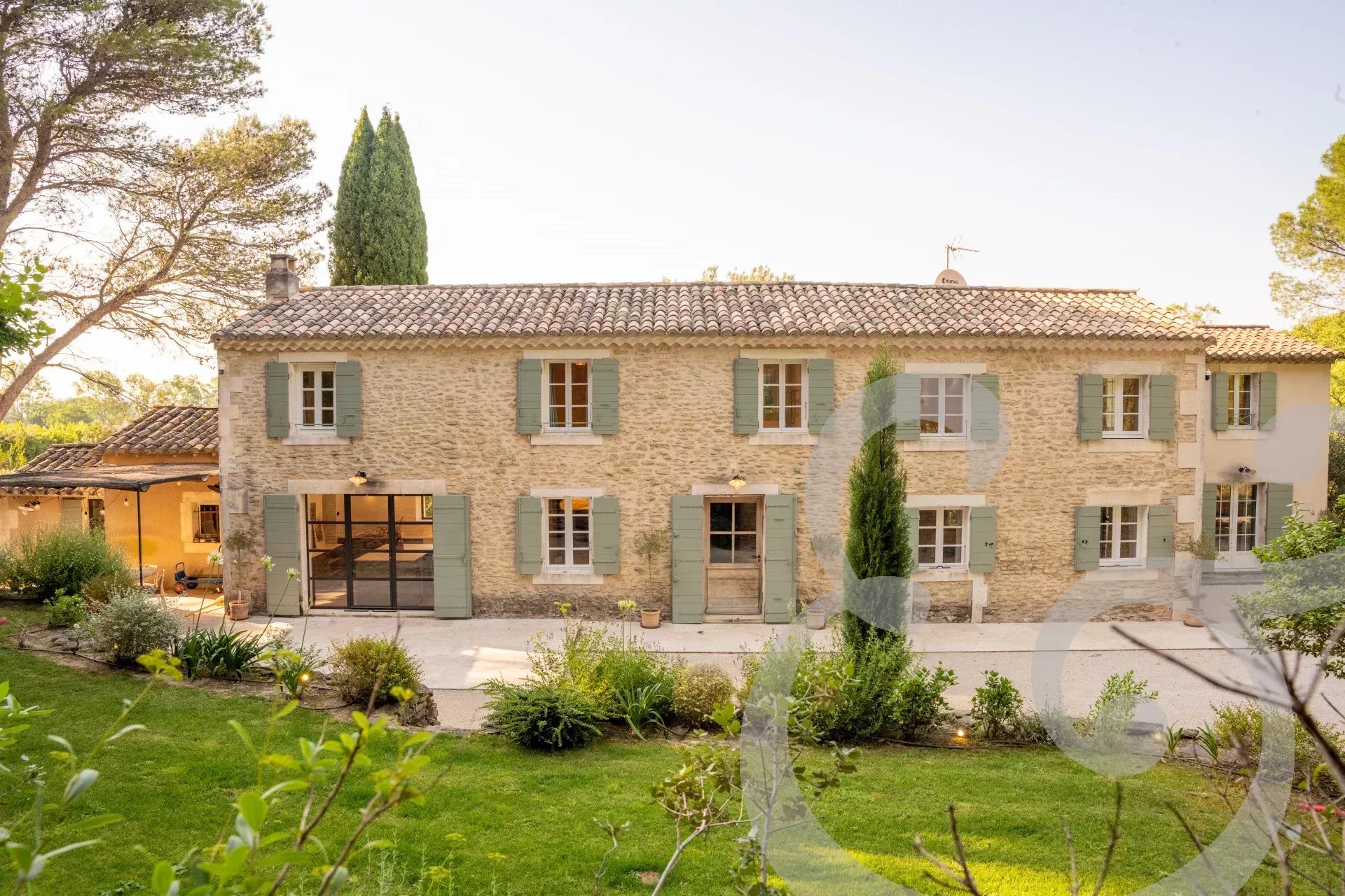 MAS ANCIEN ALPILLES