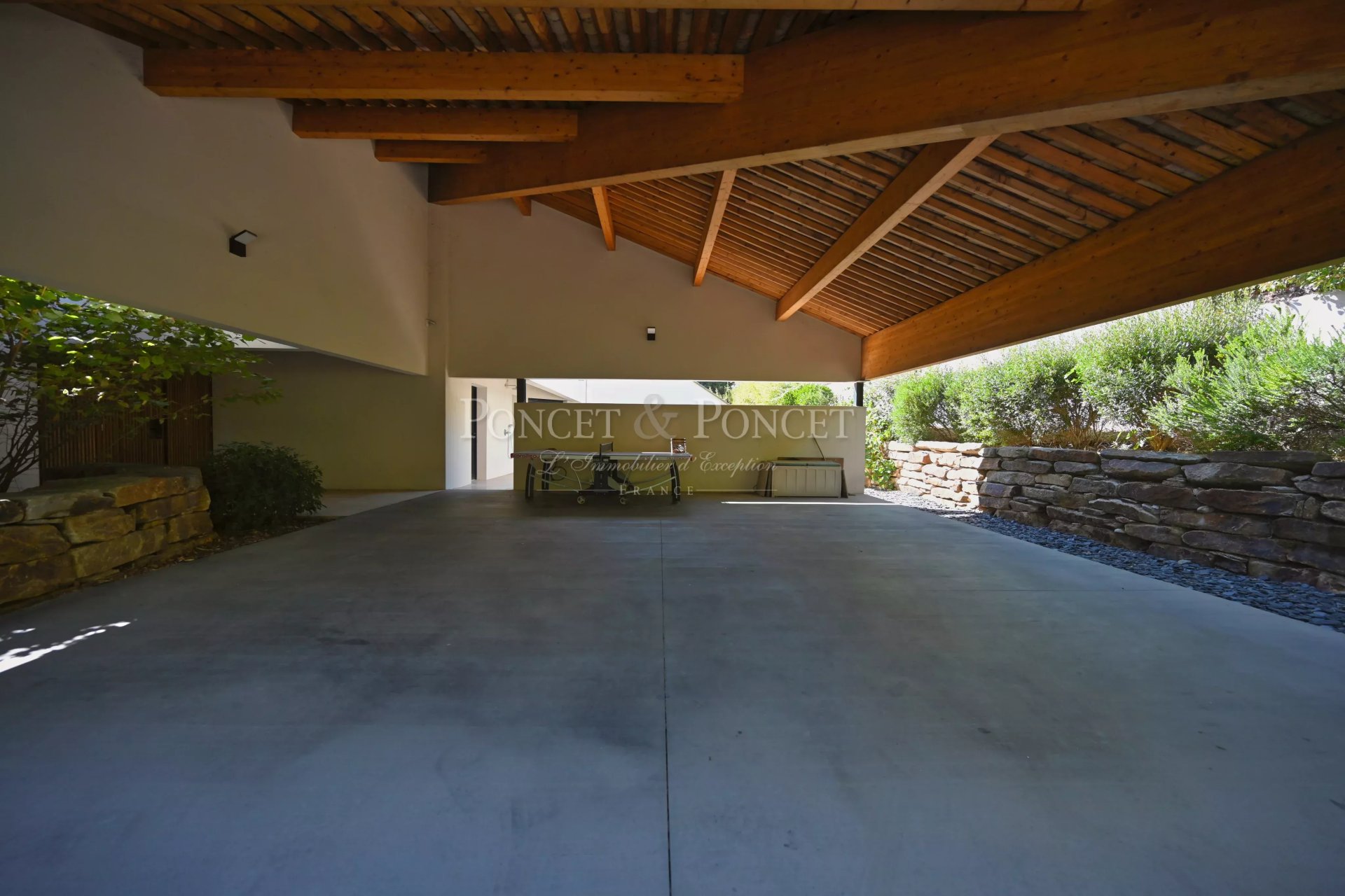 6 Bedroom Villa/Townhouse's Image 18