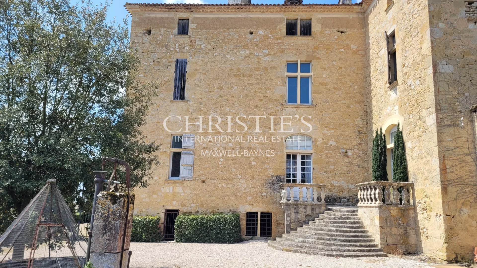 3 Bedroom Chateau's Image 16