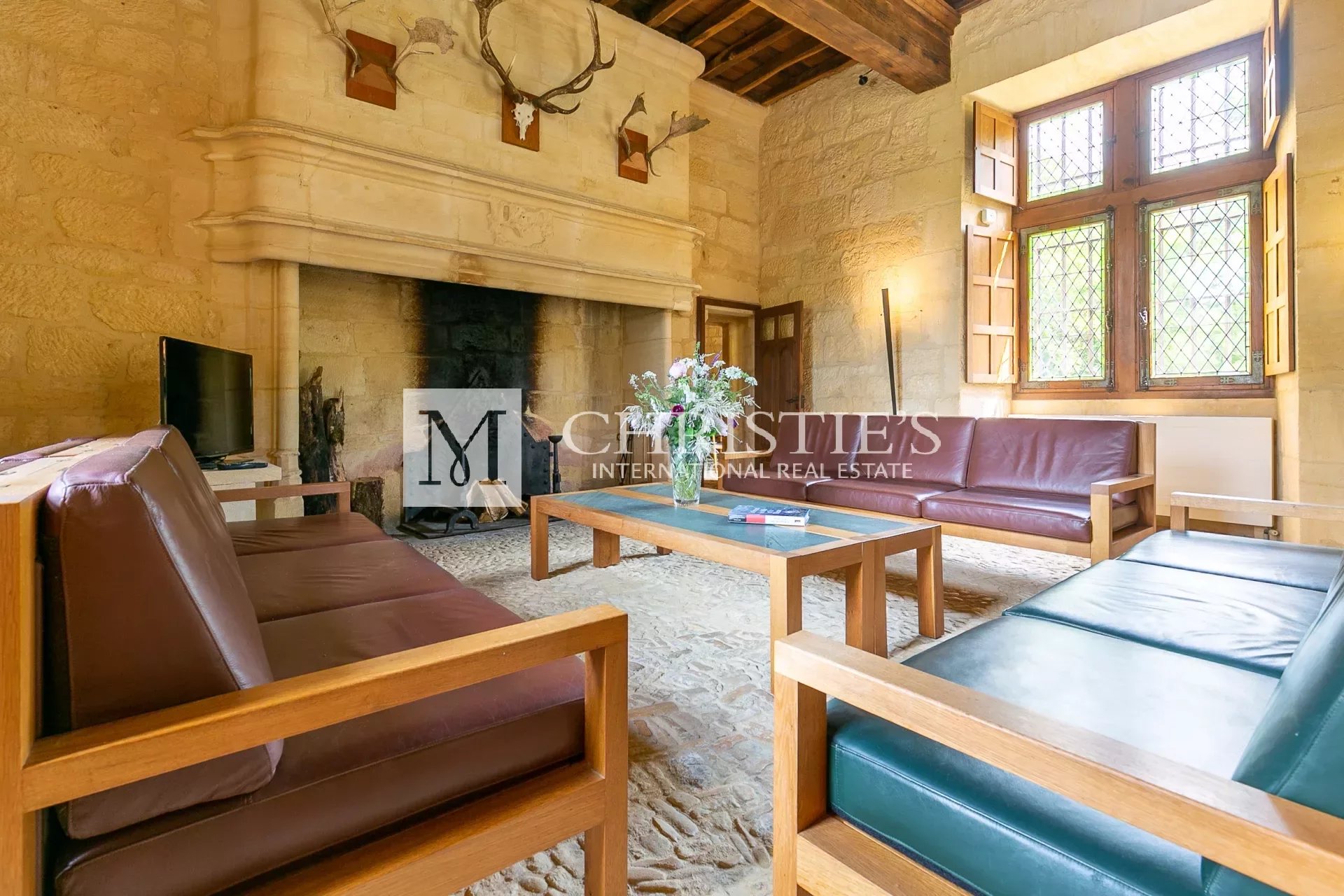 9 Bedroom Chateau's Image 8