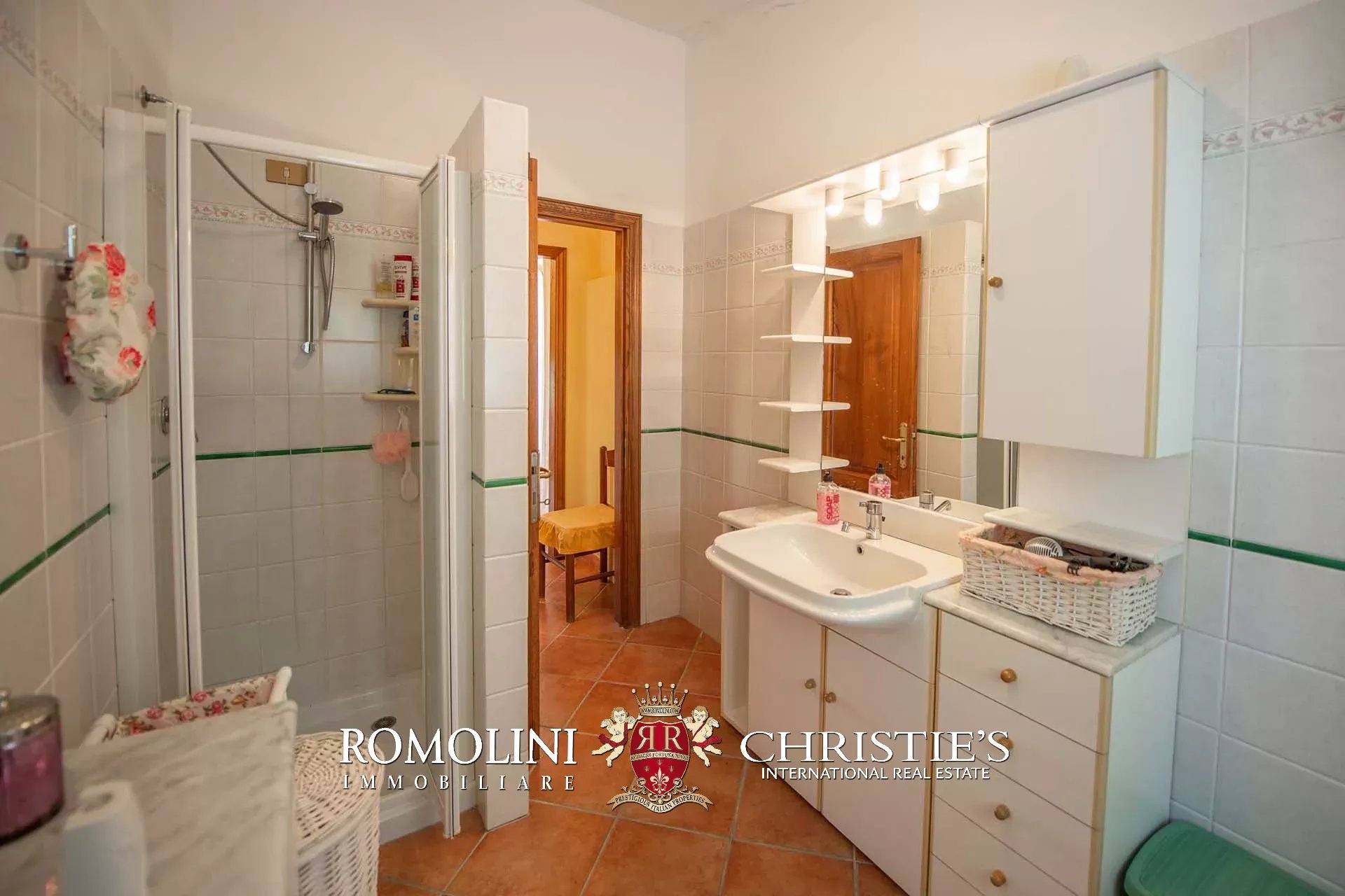 6 Bedroom Villa/Townhouse's Image 34