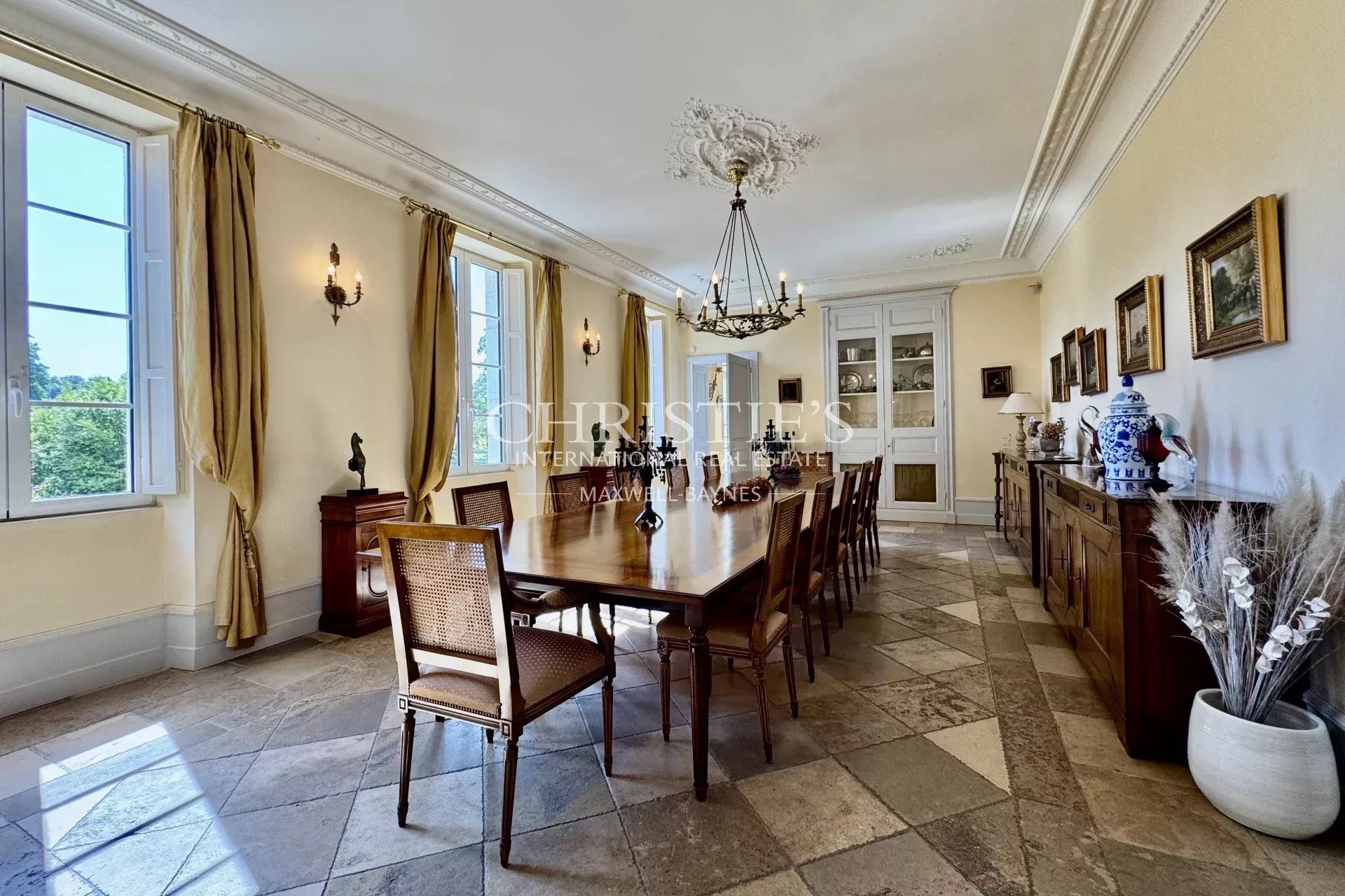 14 Bedroom Villa/Townhouse's Image 16