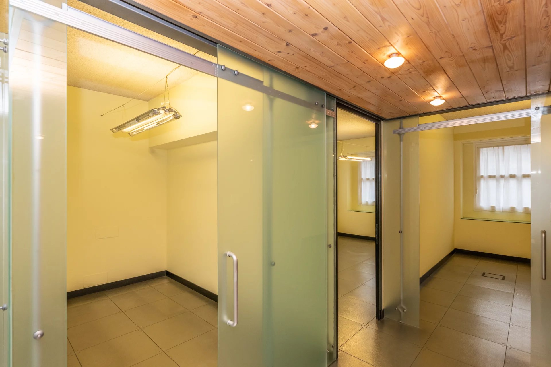 ELEGANT AND RESTORED OFFICE