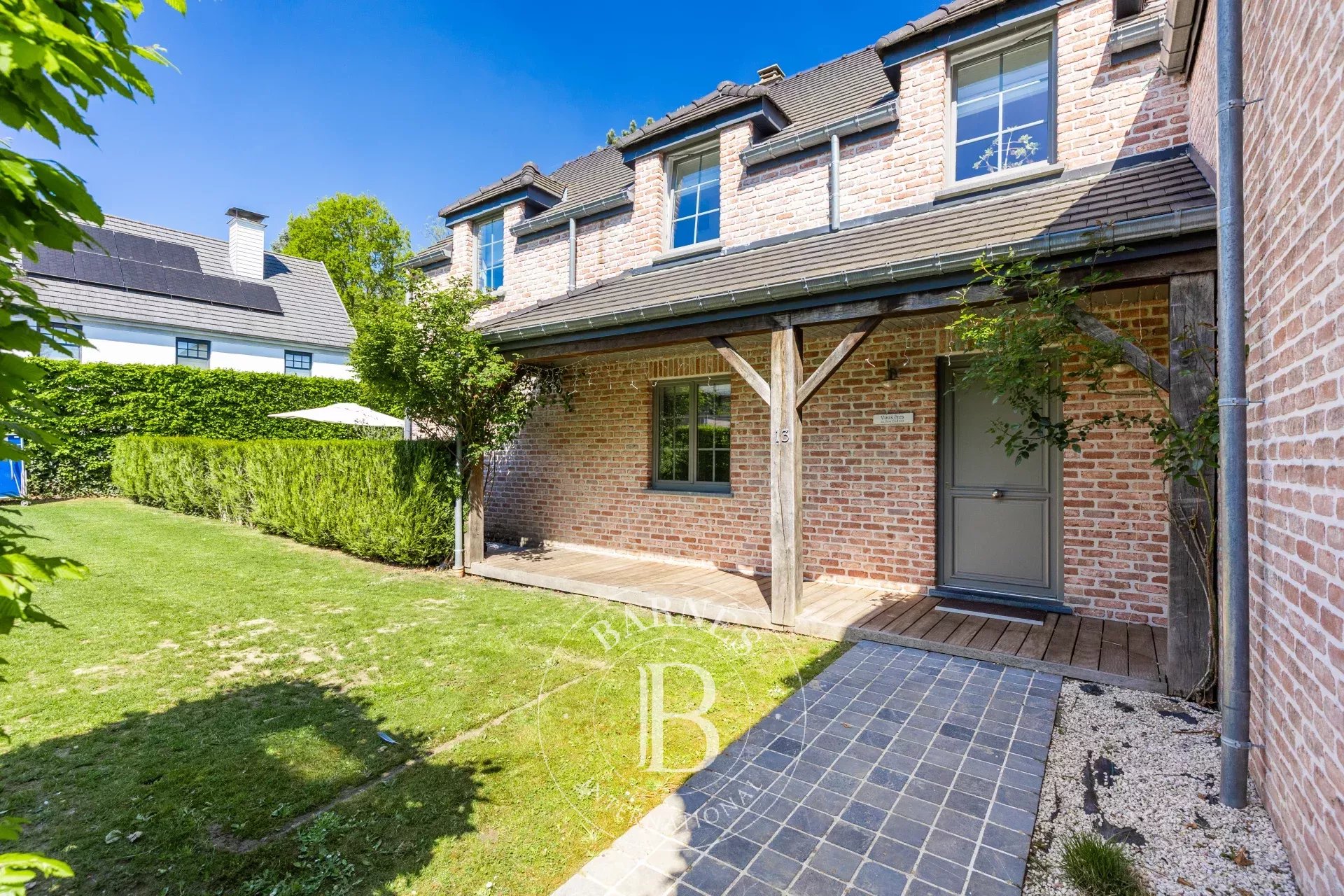 Charming 2012 villa in a quiet neighborhood