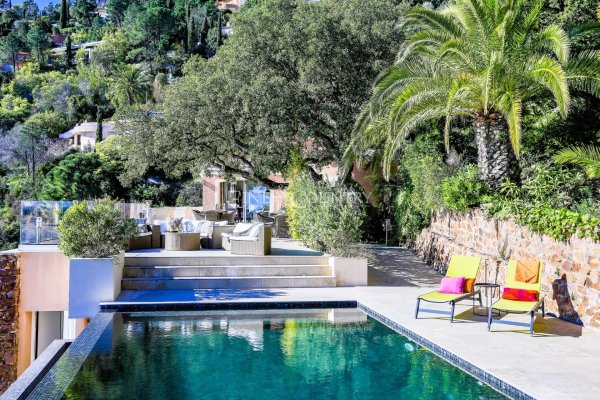 Villa for sale in Theoule sur Mer with panoramic sea view — photo 4