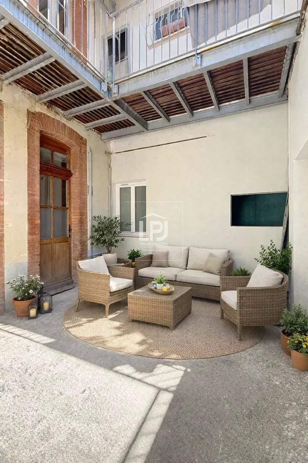 T2 de 41 m² avec terrasse – calme absolu – en rez-de-chaussée d’un bel immeuble Toulousain intimiste – Quartier prisé des Chalets