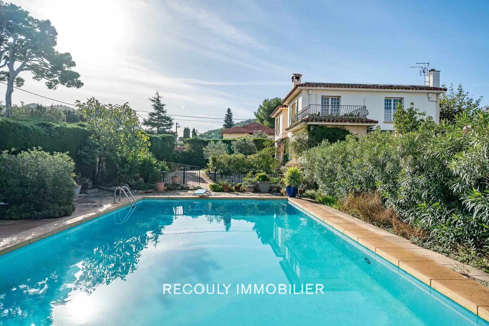 MAISON DE CHARME AVEC PISCINE - PROXIMITE MAZARGUES - 13009 MARSEILLE