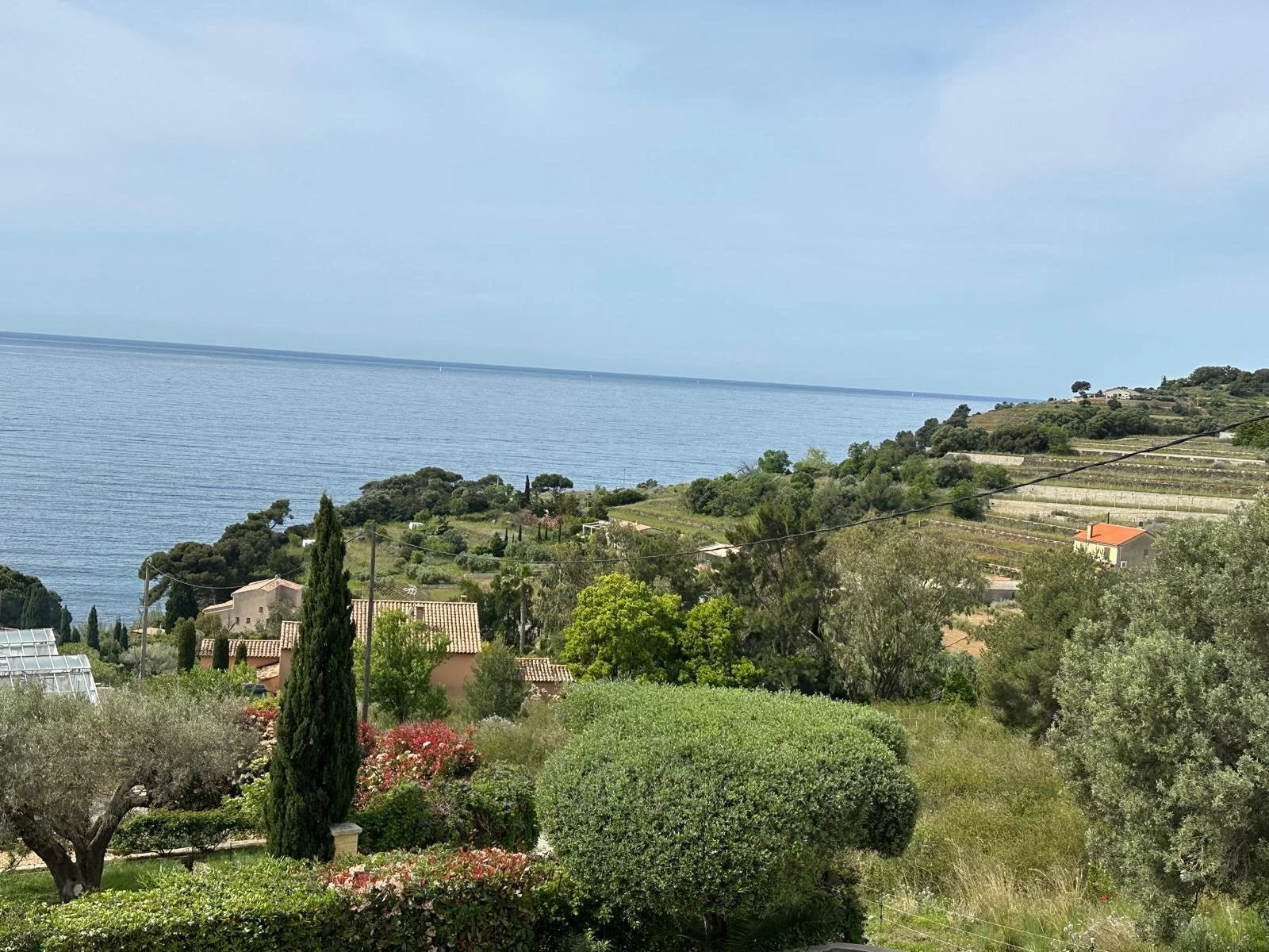 Sea view and bucolic setting in Carqueiranne