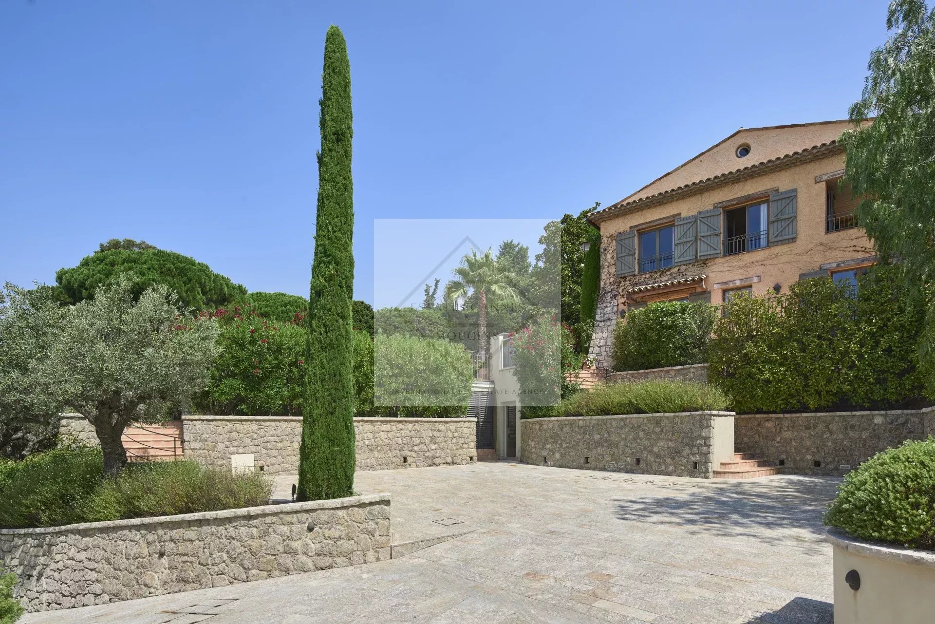 Villa  Provençale Rénovée au centre Mougins — photo 26