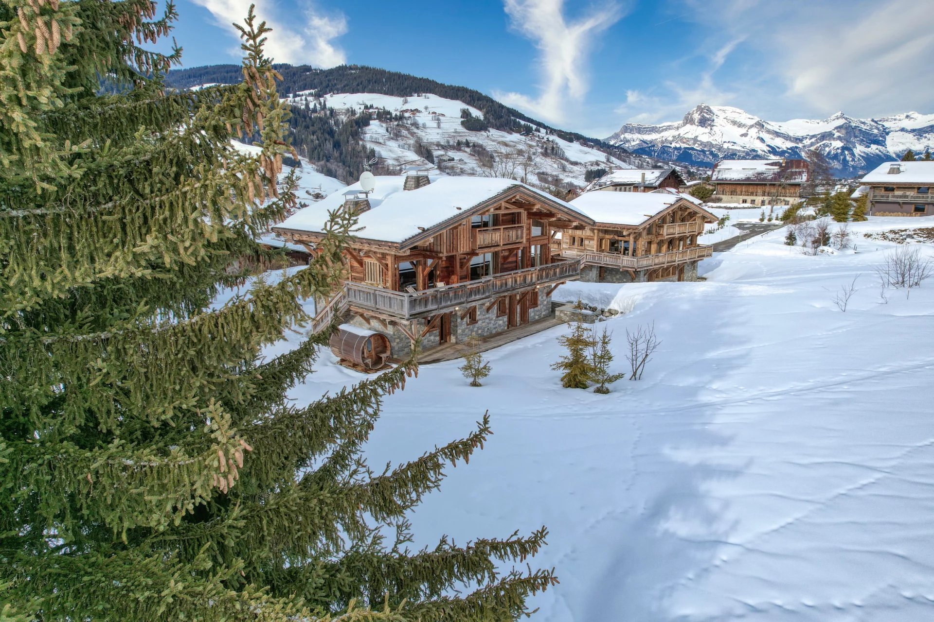 France - Megève - Chalet - Location Saisonnière - 6 chambres et un dortoir - 12 adultes + 4 enfants - 400m2 - Sauna nordique et espaces bien-être