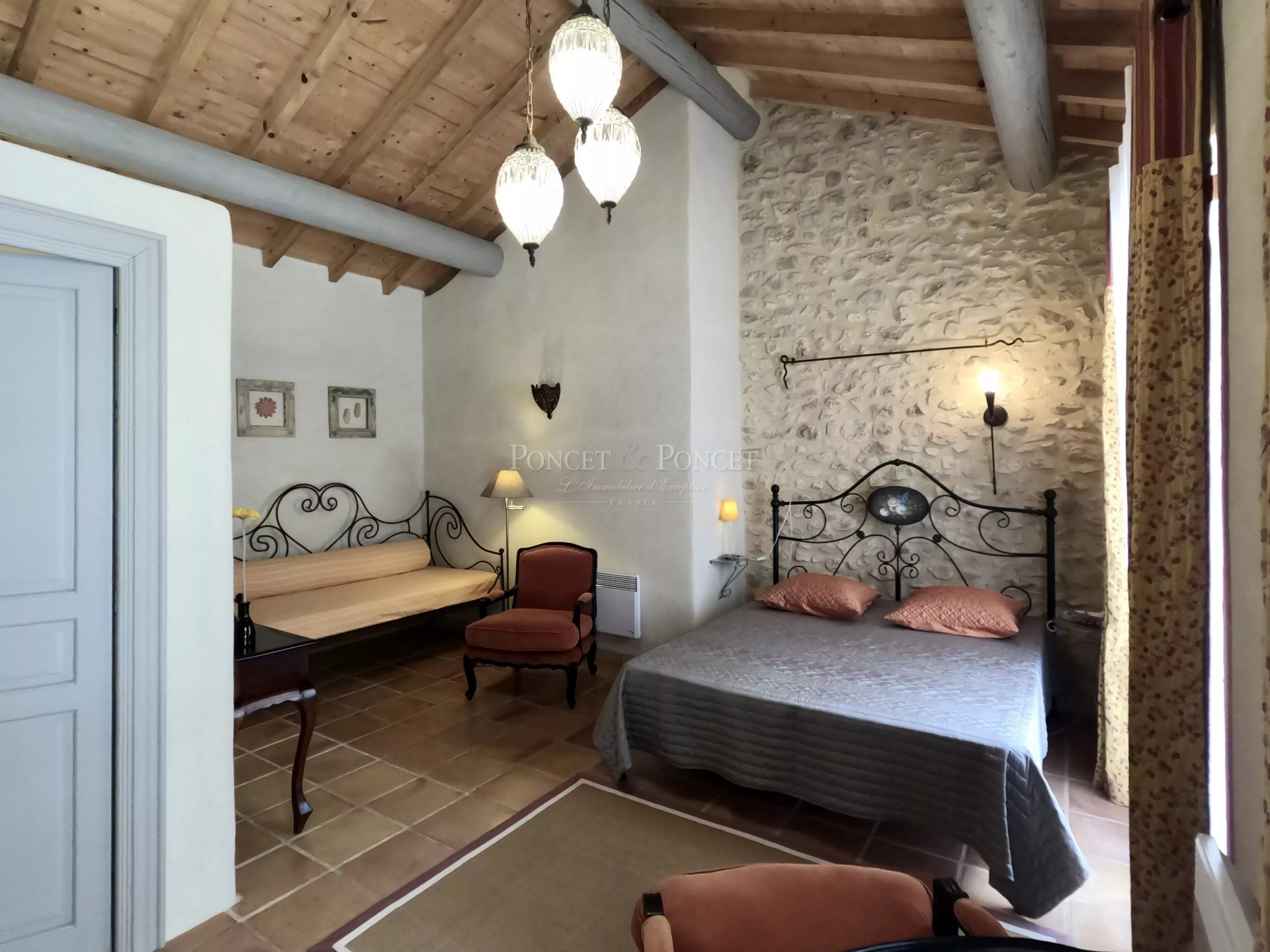 9 Bedroom Villa/Townhouse's Image 11