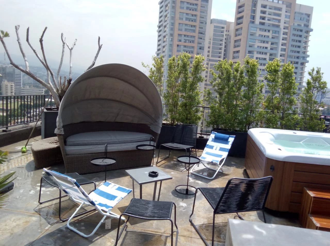 Stunning Penthouse for sale + Terrace + Jaccuzi in Achrafieh.