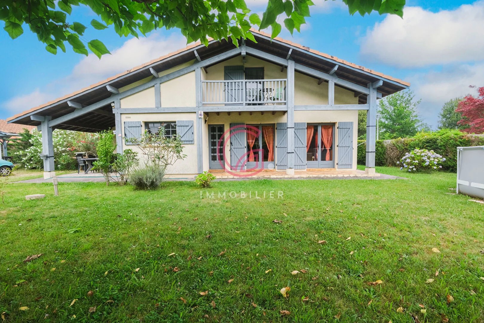 Charmante maison landaise avec deux dépendances aménagées pour accueillir vos amis