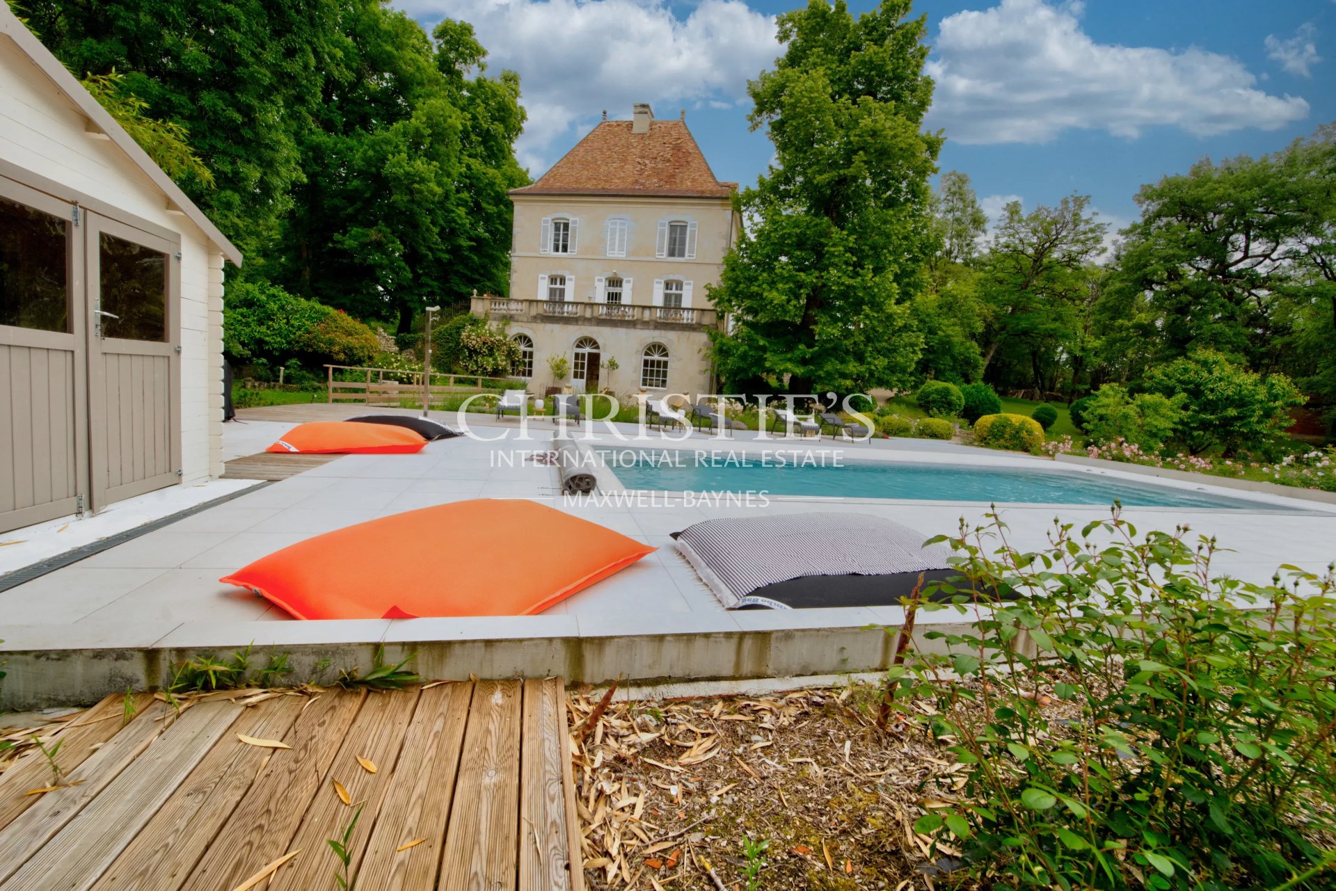 9 Bedroom Chateau's Image 38