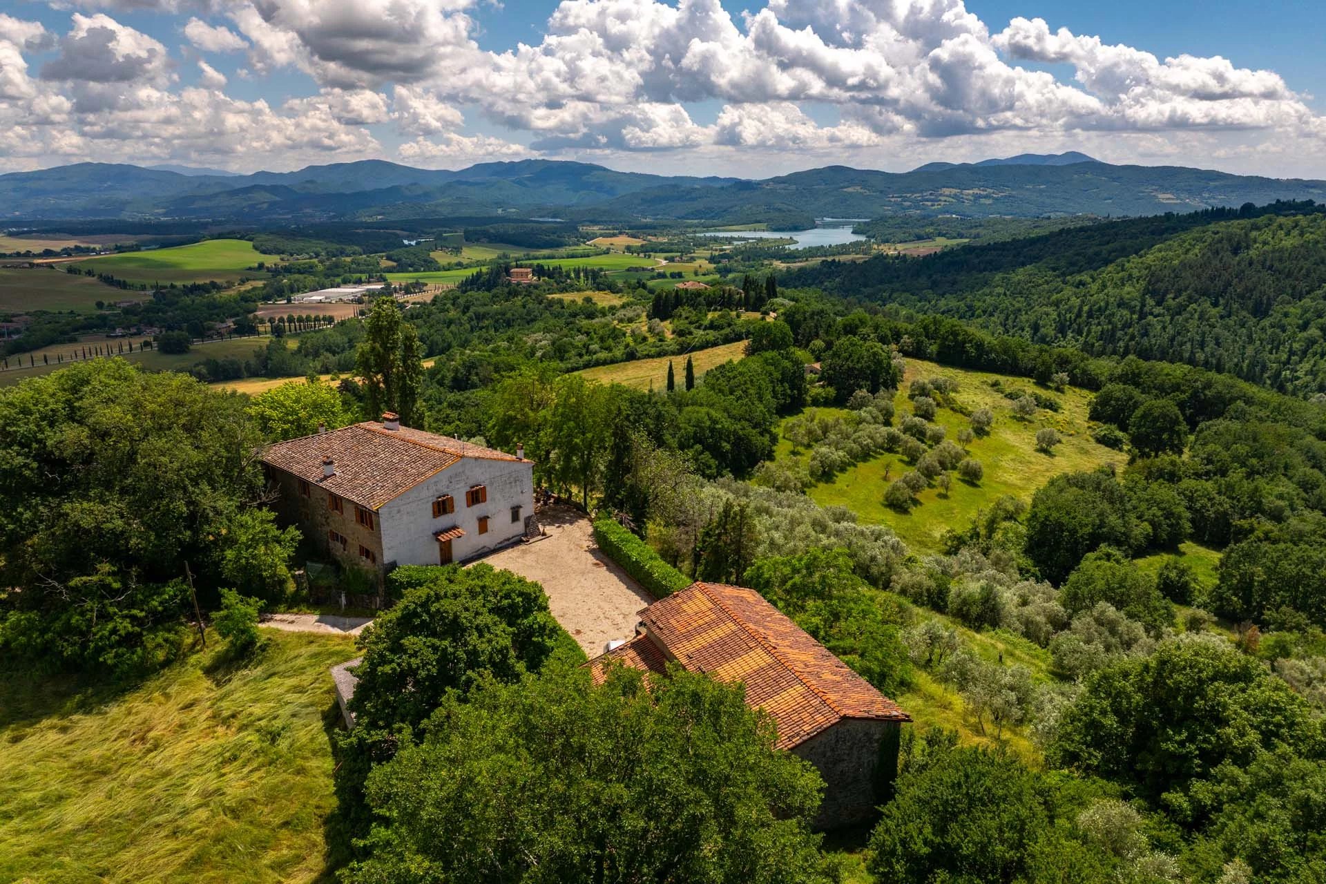 CASALE VISTA LAGO A BARBERINO DEL MUGELLO, TOSCANA