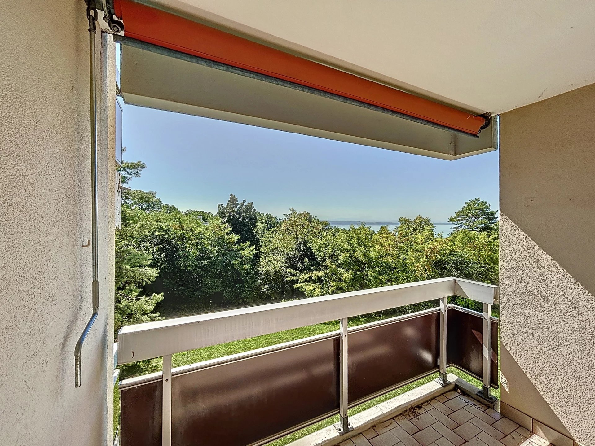 Appartement de 3.5 pièces avec un très beau dégagement