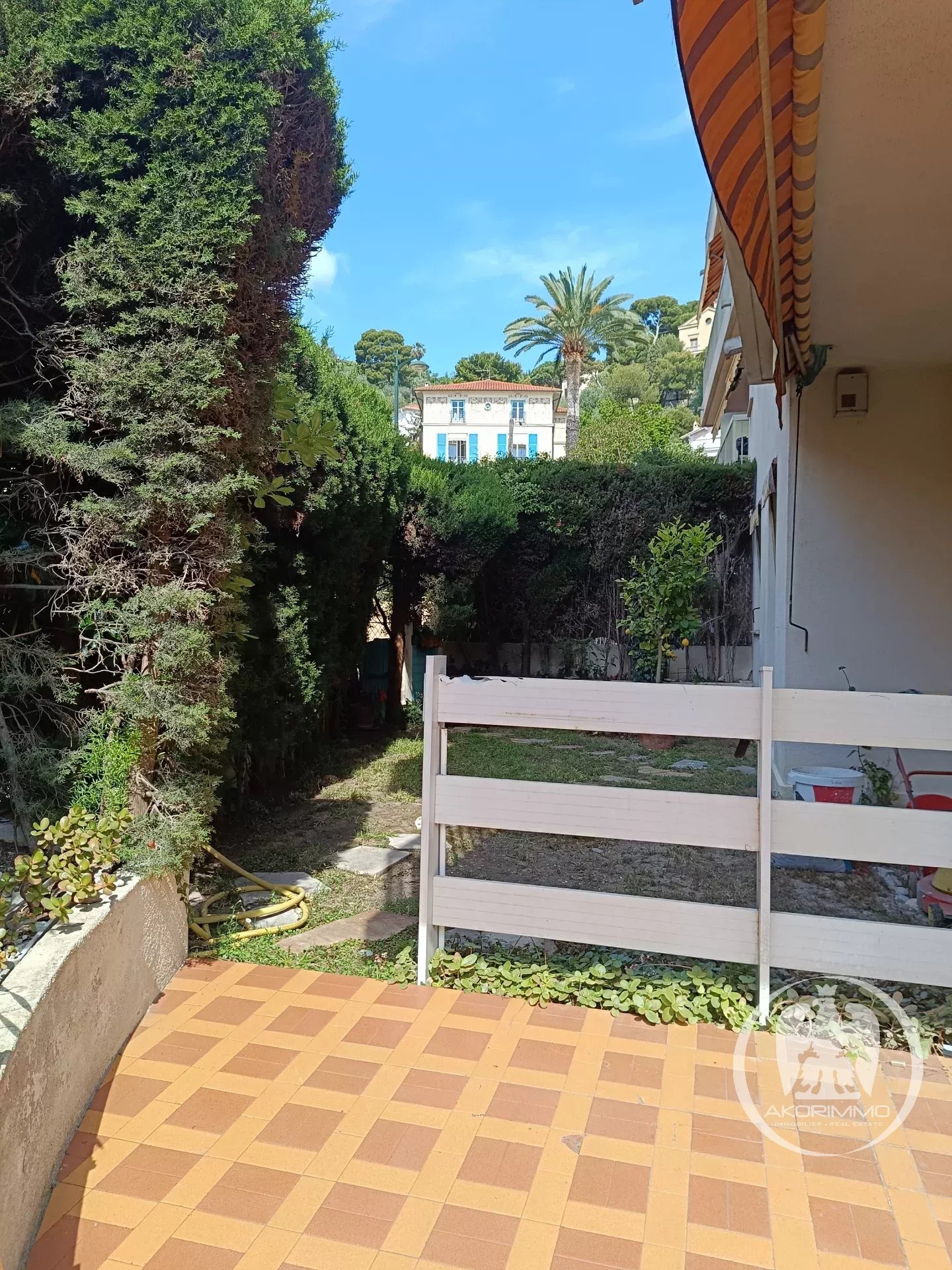 Rez de jardin avec grande terrasse au coeur de la ville