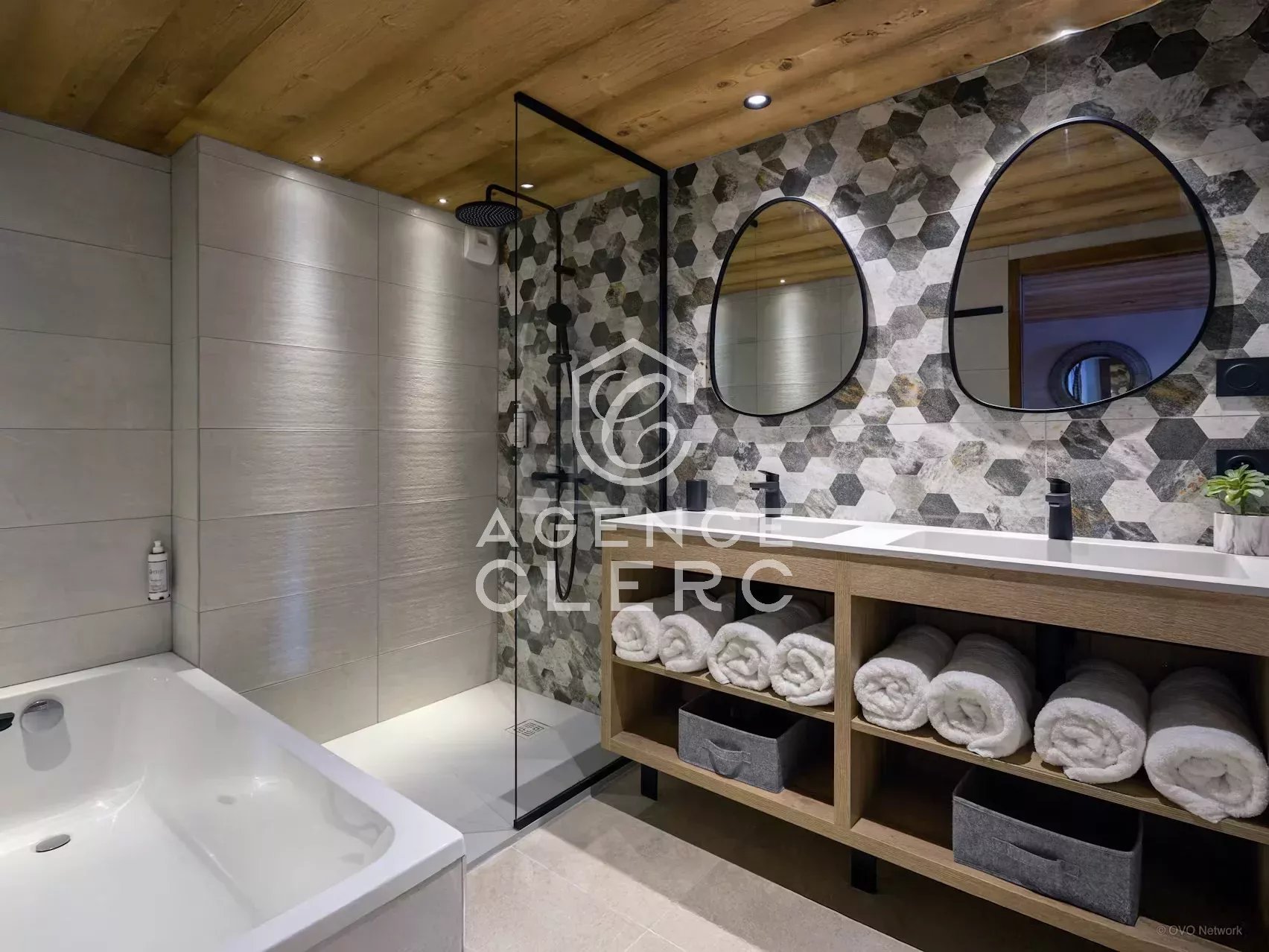 6 Bedroom Villa/Townhouse's Image 14