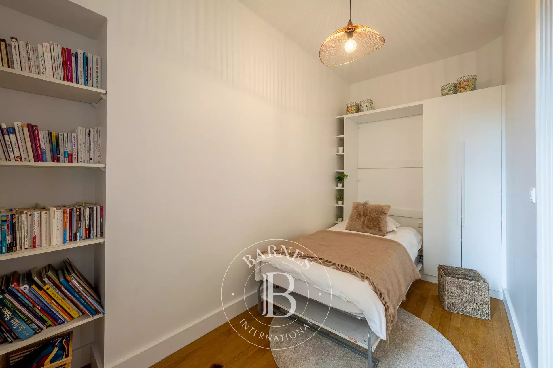 4-BEDROOM FAMILY APARTMENT FOR SALE - NEUILLY / CHEZY PERRONET - picture 11