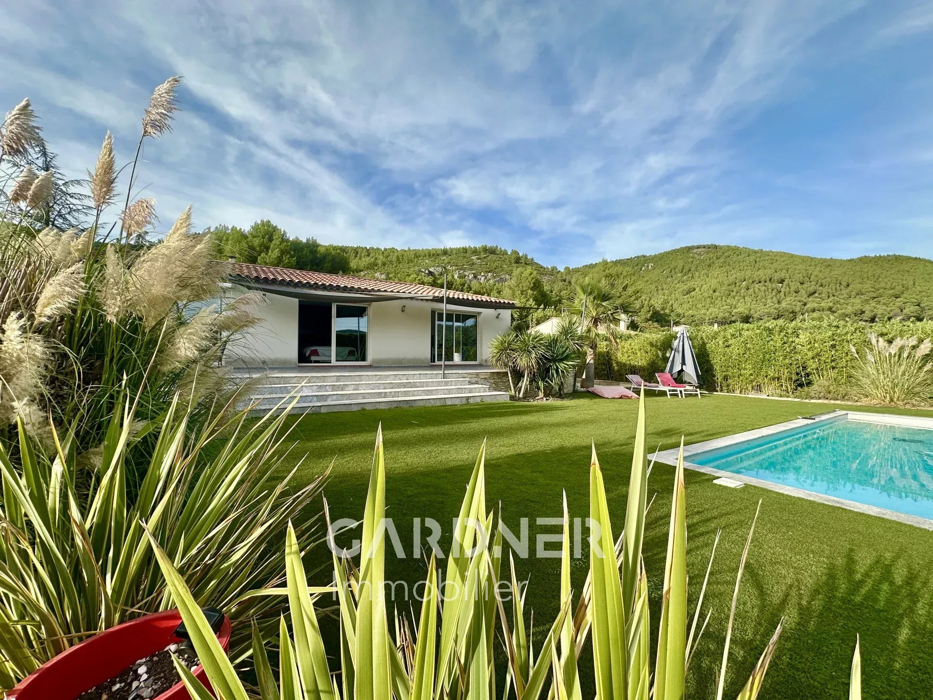 Agence immobilière de 