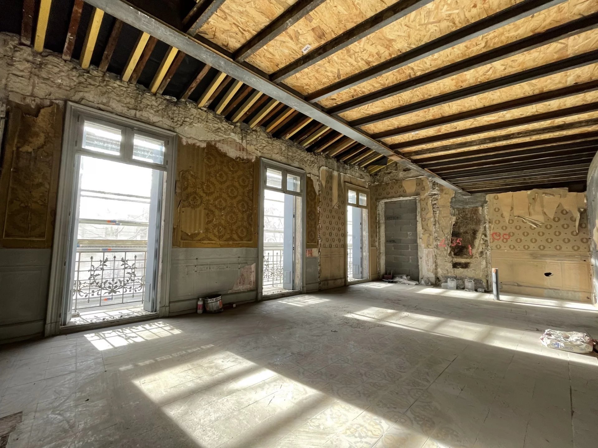 Loft en duplex de 105m²  (N°3)  Quartier Saint Denis  - Halles Laissac