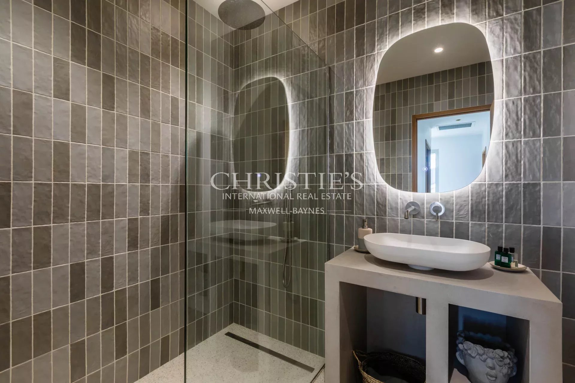 4 Bedroom Villa/Townhouse's Image 9