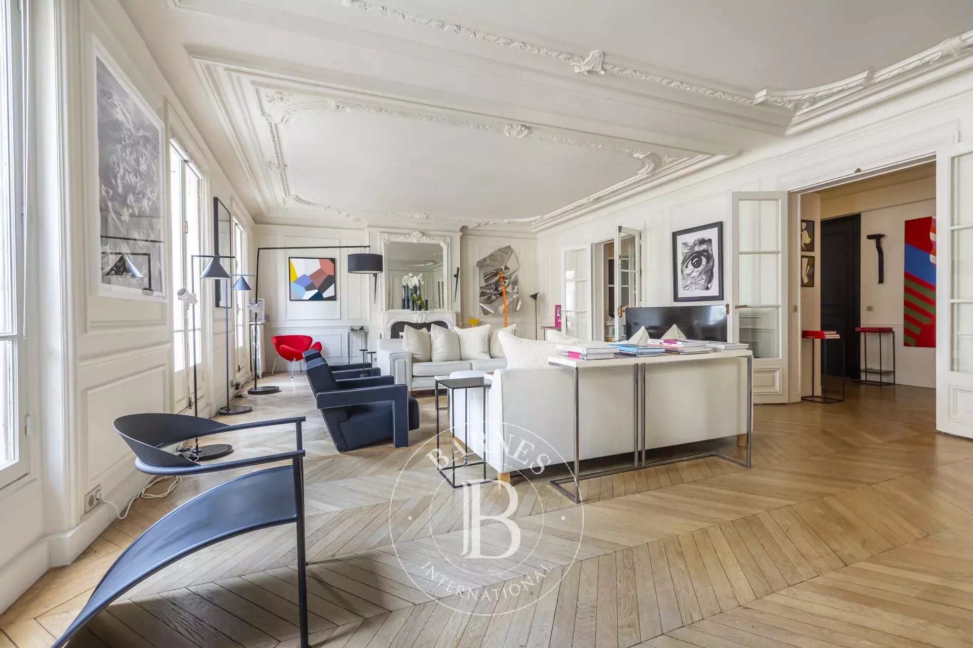 Paris 16 - Pompe/Place Victor Hugo. Family reception flat - 4 bedrooms