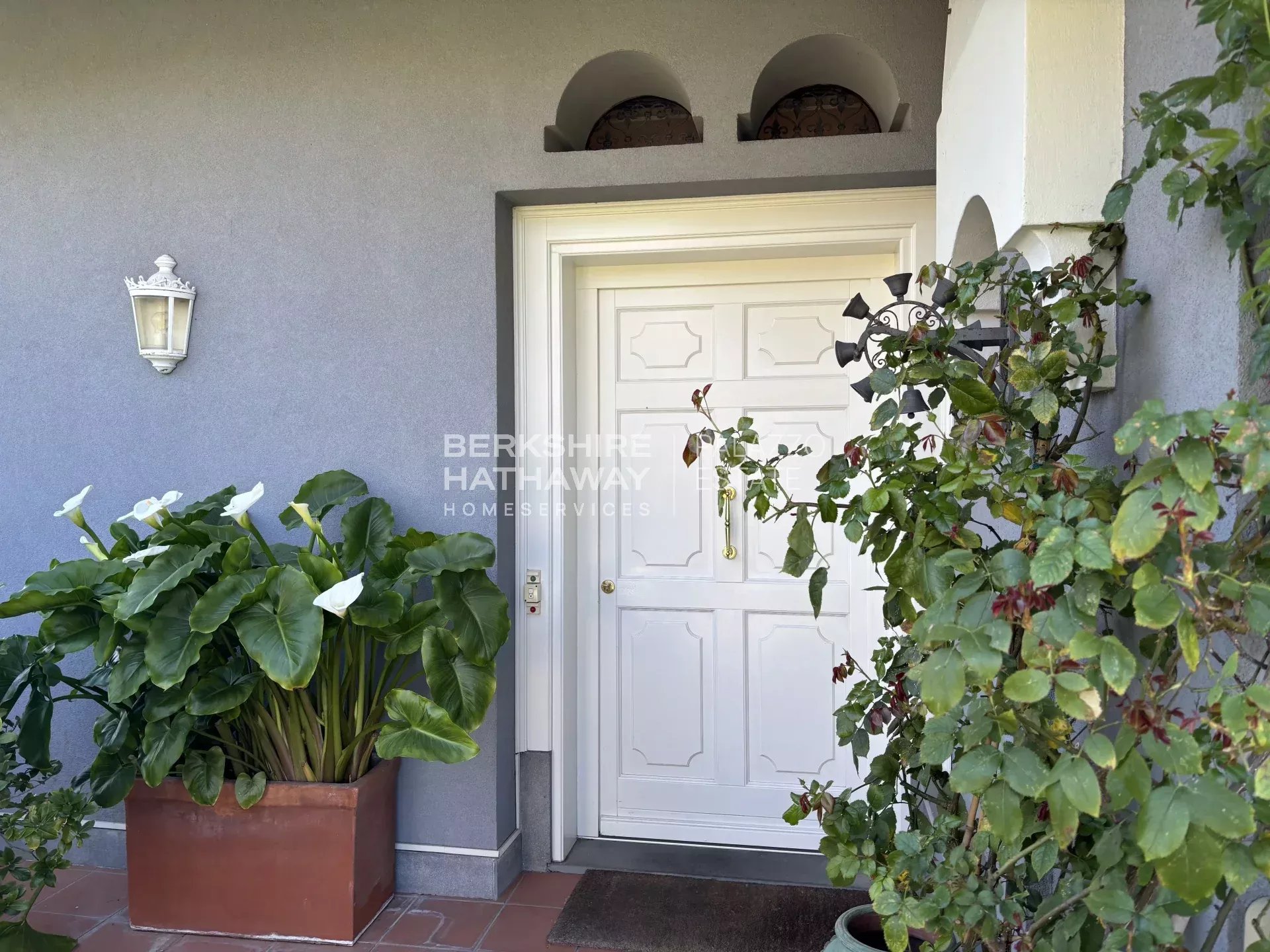 Magnificent detached villa with a large garden, minutes from the sea and Pietrasanta