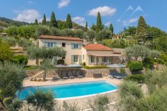 Family villa with panoramic views — photo 1 of 7