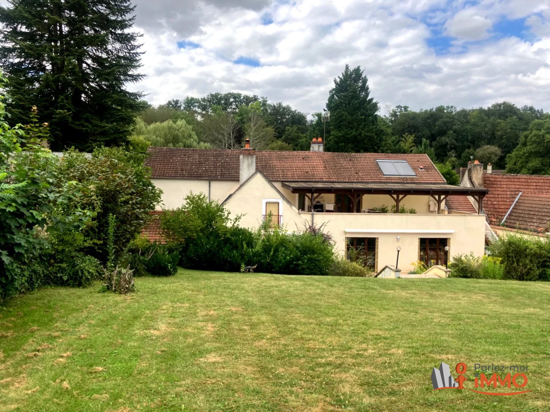 Belle propriété avec possibilité de chambres d'hôtes dans un
