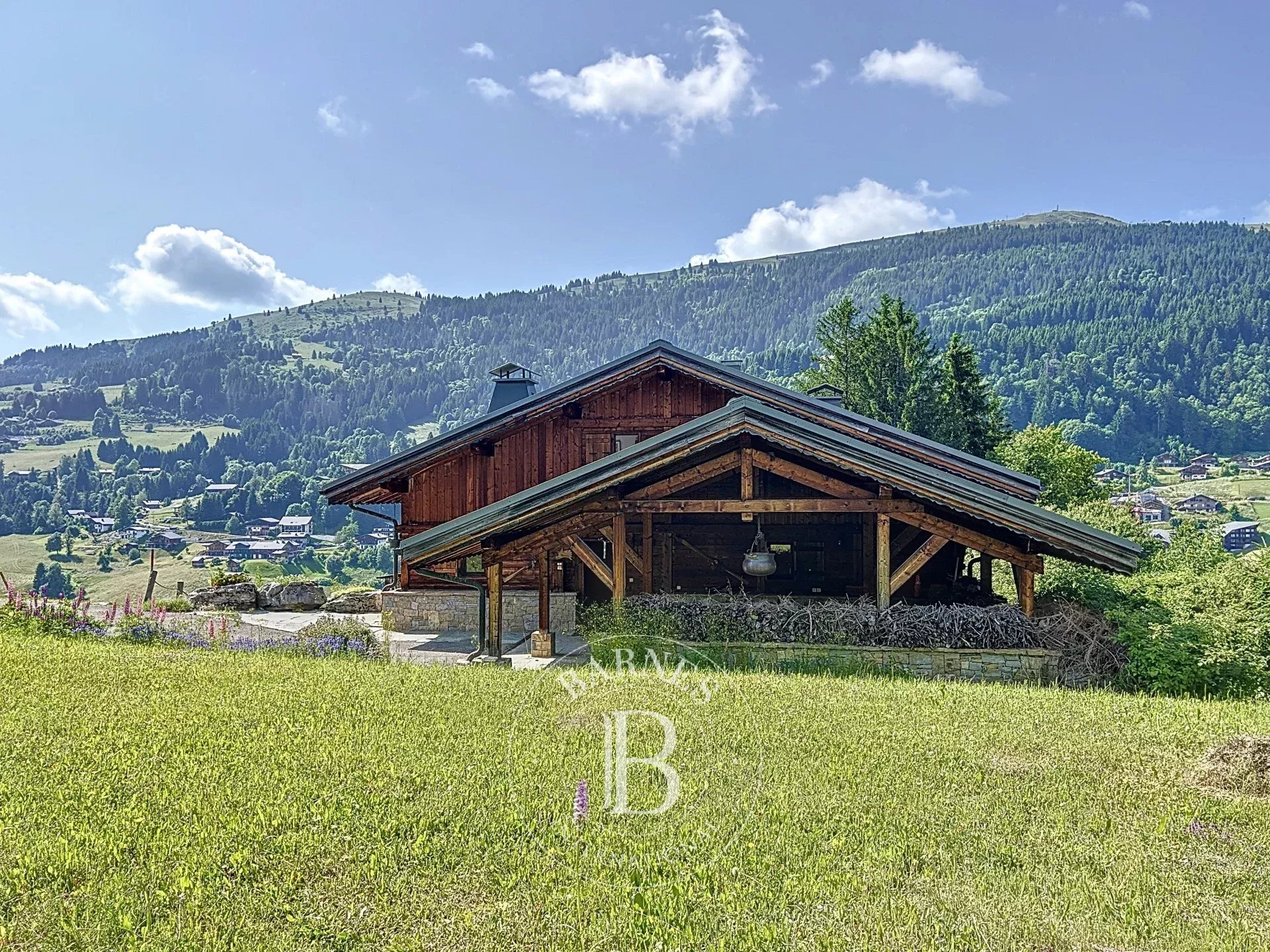 Photo of Les Gets - Chalet 4 bedrooms - Quiet area close to the slopes with panoramic view