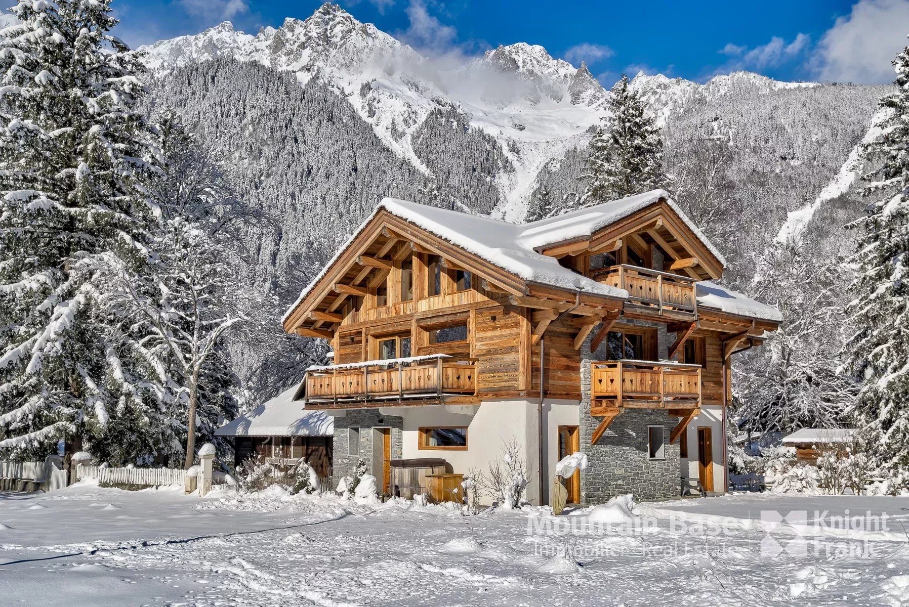 Chalet moderne de 4 chambres avec jacuzzi et sauna, ce qui en fait la maison de vacances à la montagne idéale