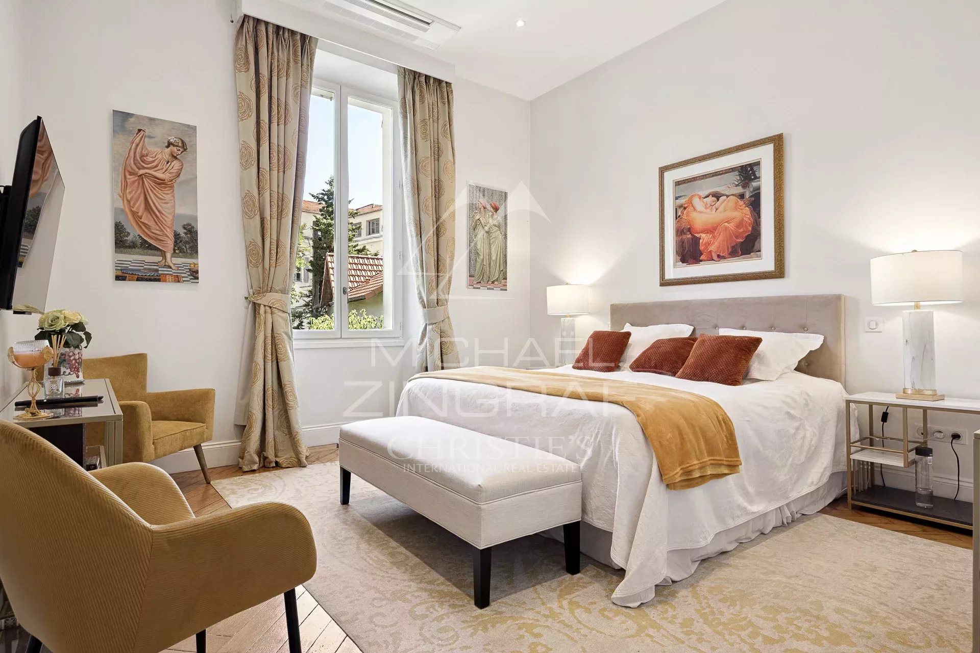 10 Bedroom Villa/Townhouse's Image 4