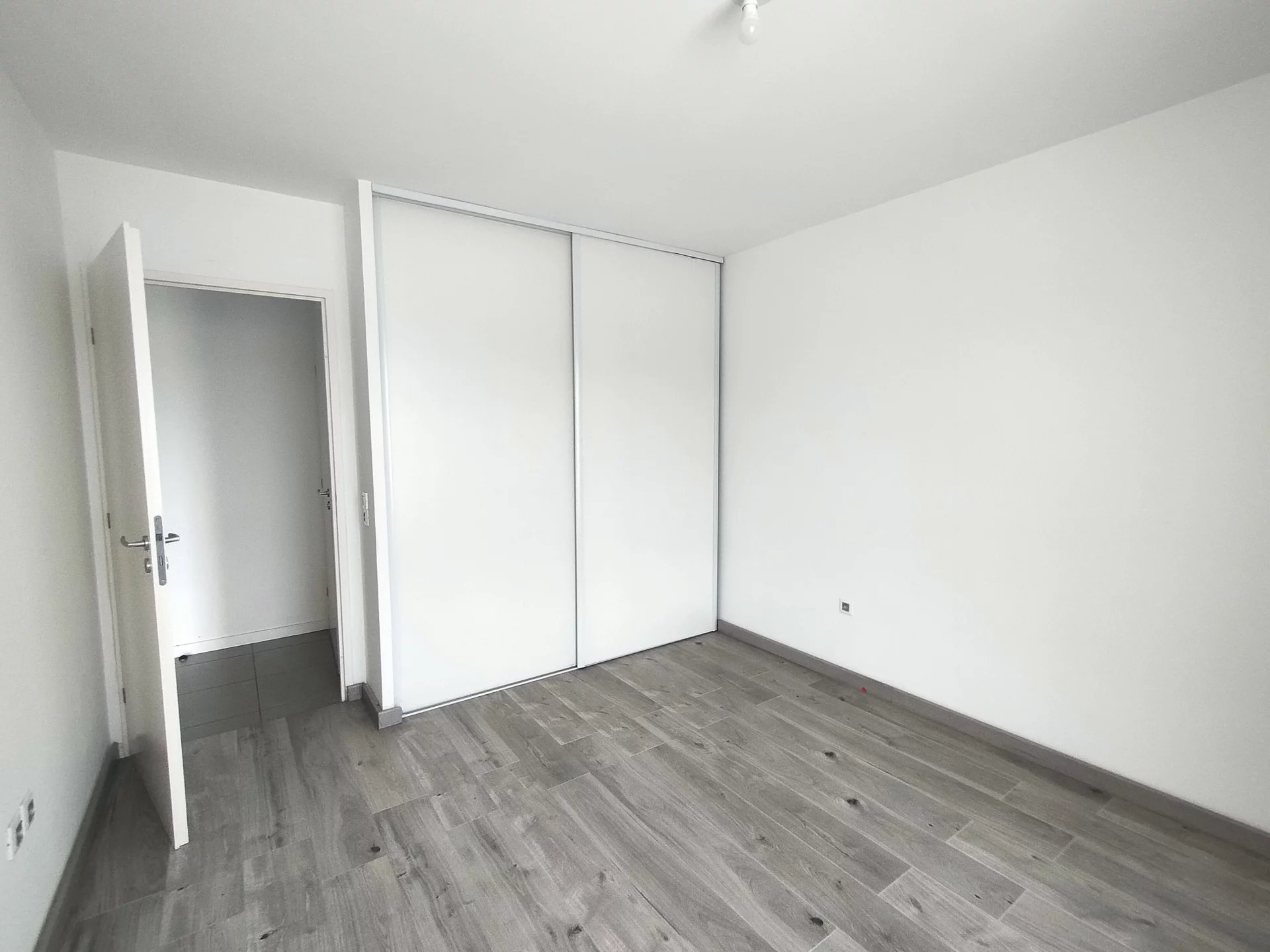 85858898 Location Vénissieux