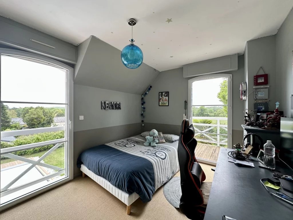 PLOUËR-SUR-RANCE – MAISON CONTEMPORAINE 189 m² – BORDS DE RANCE – PISCINE – 5 CHAMBRES