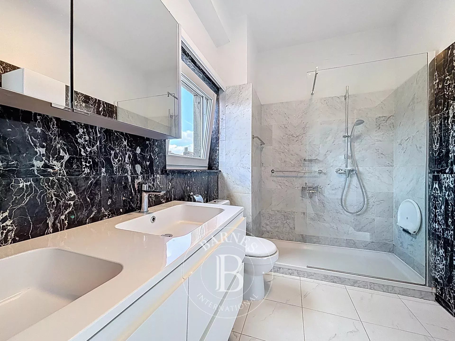 Ixelles- Penthouse 149m2 3 bedrooms- terrace-Parking