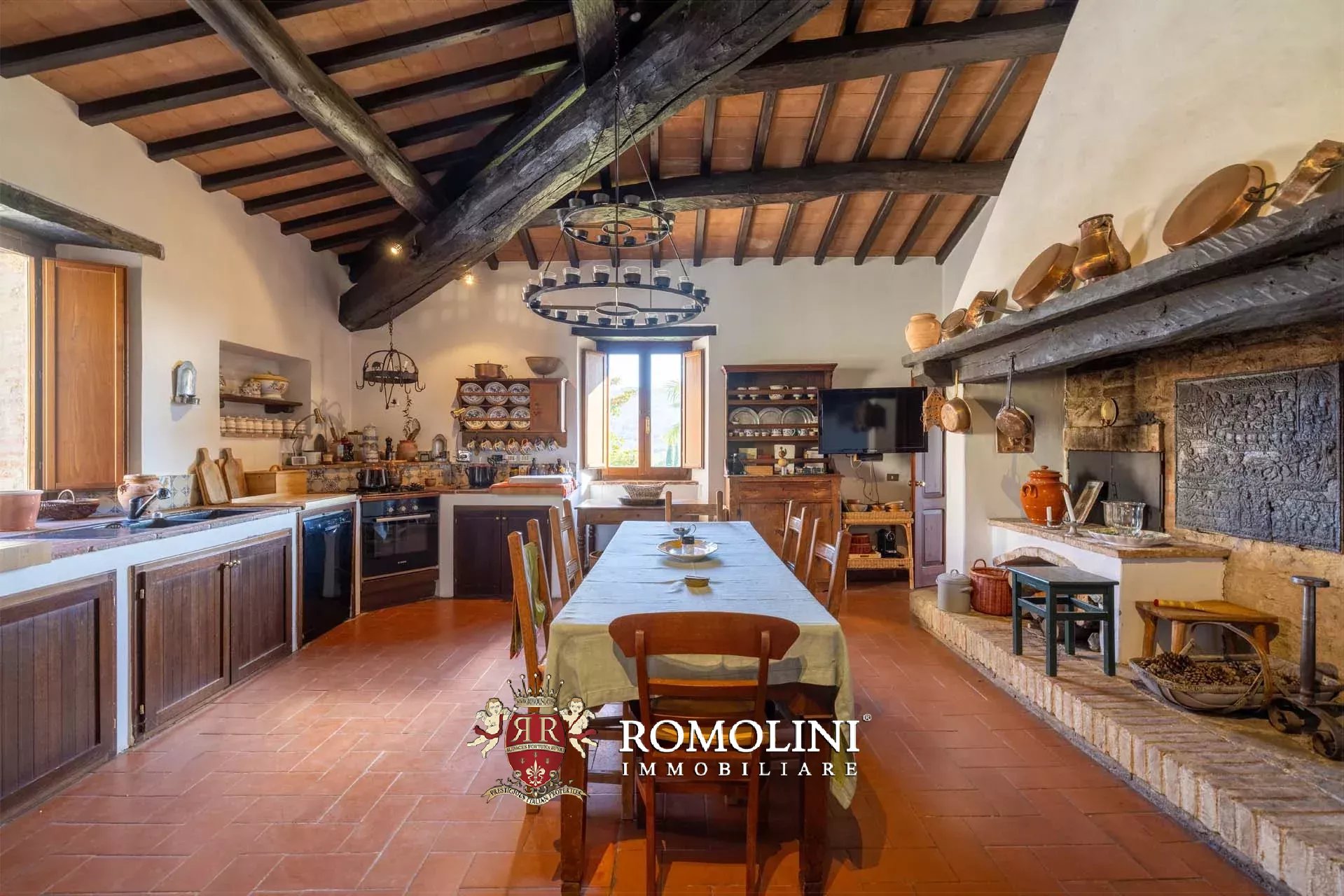 10 Bedroom Villa/Townhouse's Image 38