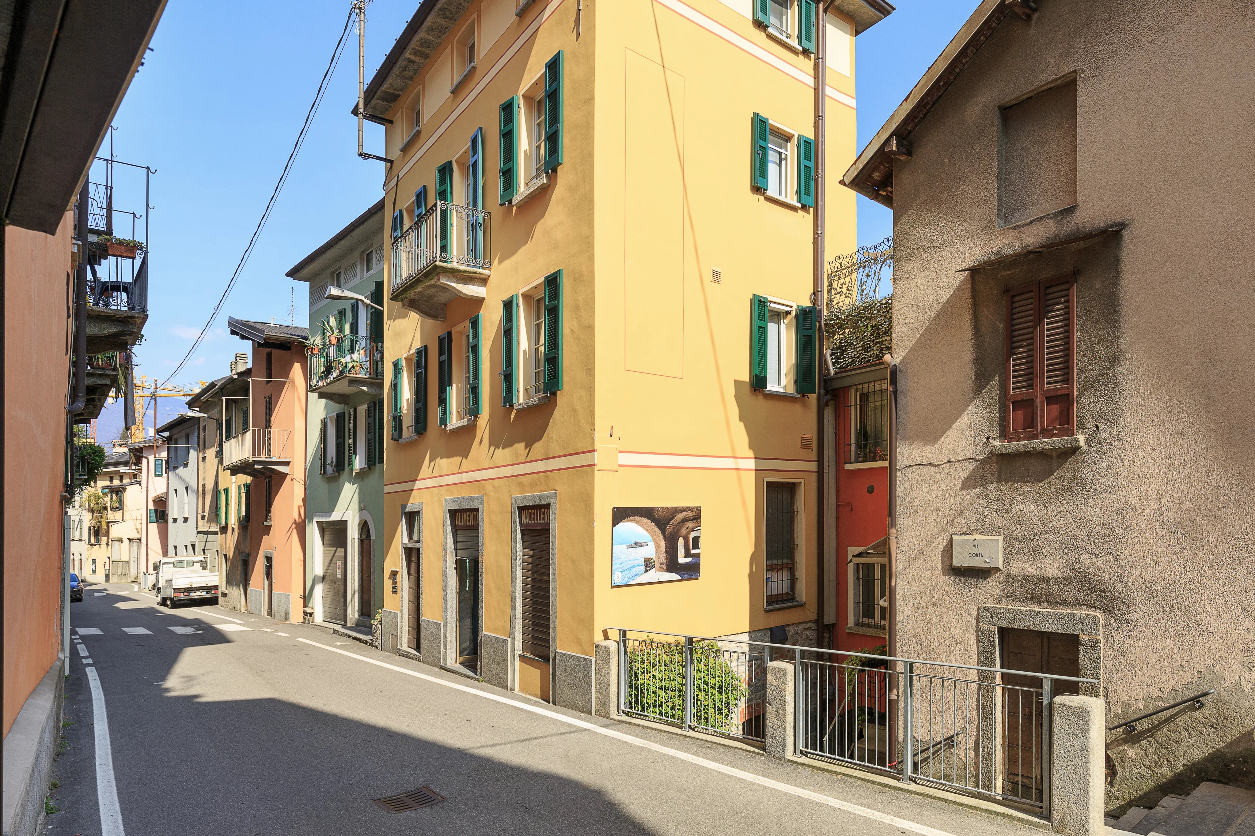 Rustic house in the historic center of Brienno - picture 35