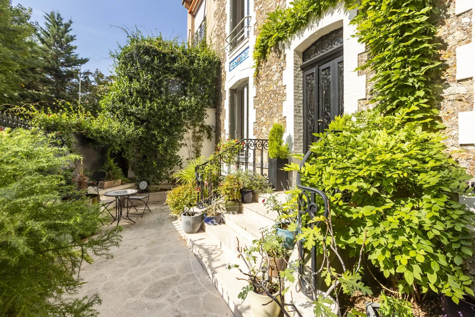 Paris  - House 6 Bedrooms - picture 15