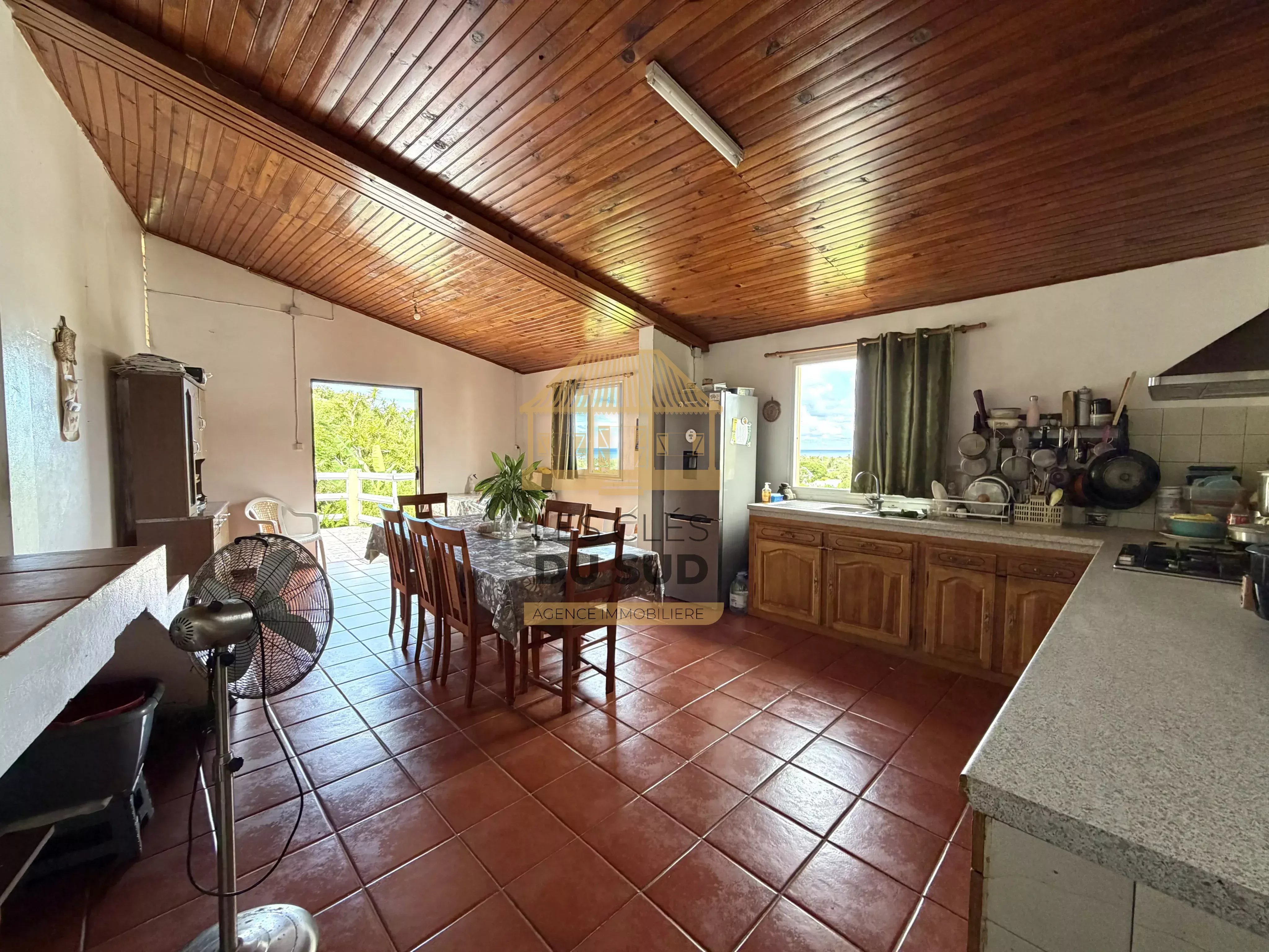 A VENDRE - MAISON DE TYPE T4 DE 101 M² ENVIRON - SAINT JOSEPH - 197 000 €