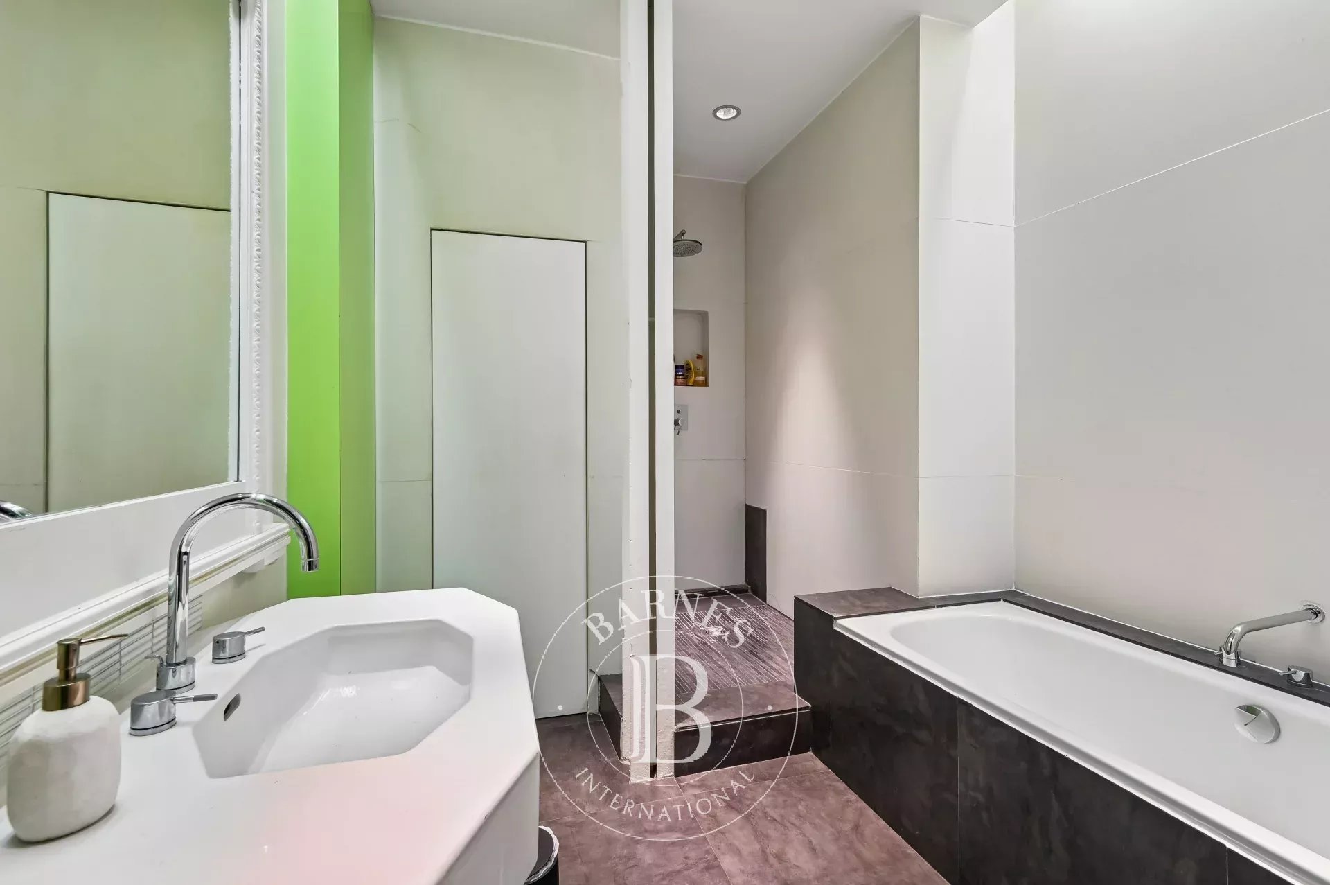 Paris  - Apartment 4 Bedrooms - picture 9