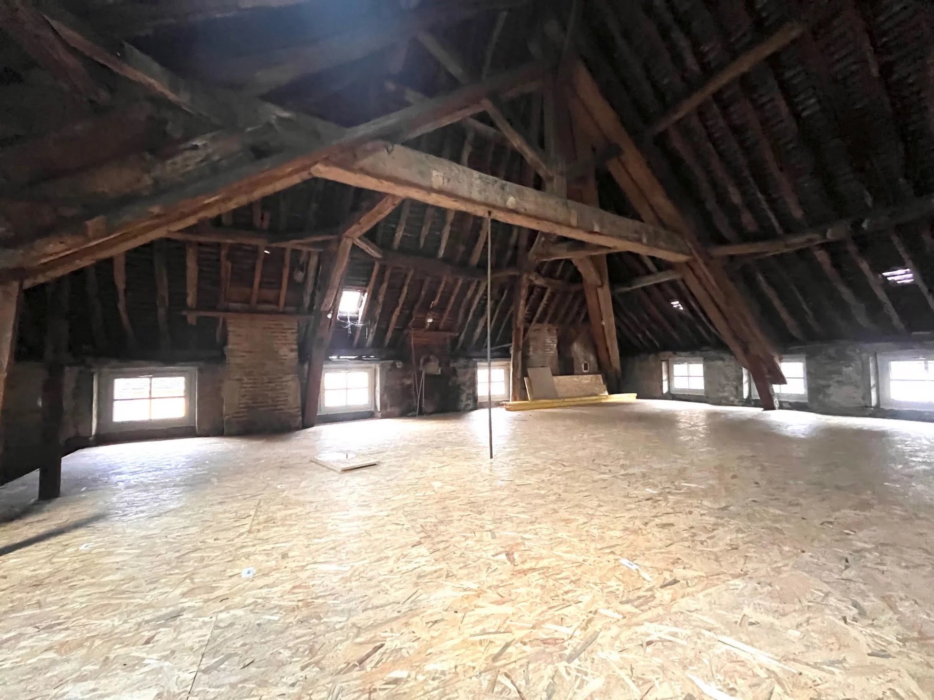 Plateau 85m² centre historique Beaune