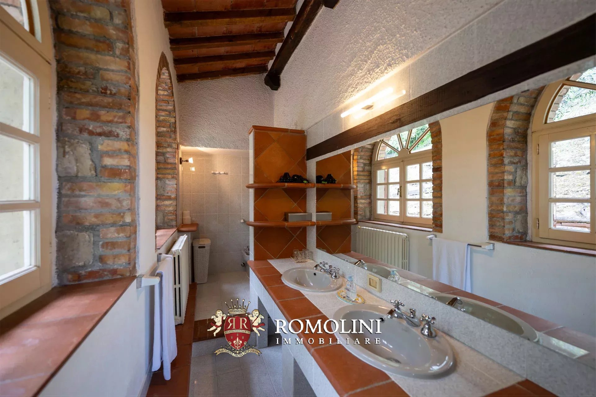 8 Bedroom Villa/Townhouse's Image 61