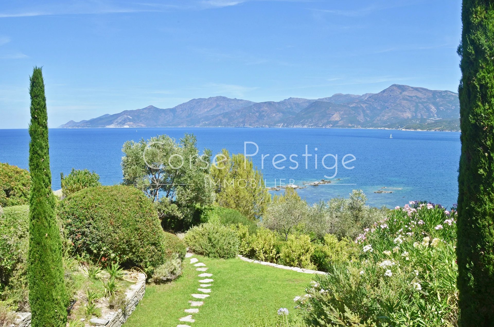 villa a louer a saint florent - acces direct mer image3