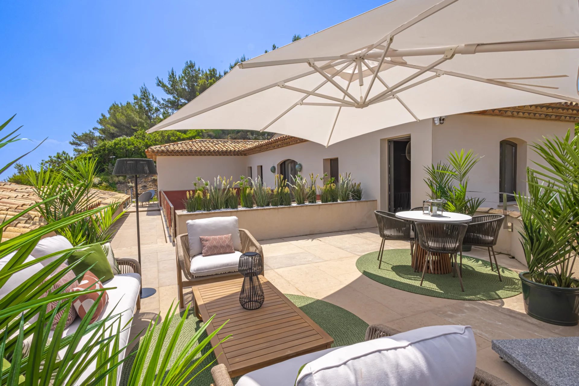 Waterfront villa with direct sea access in Saint-Tropez