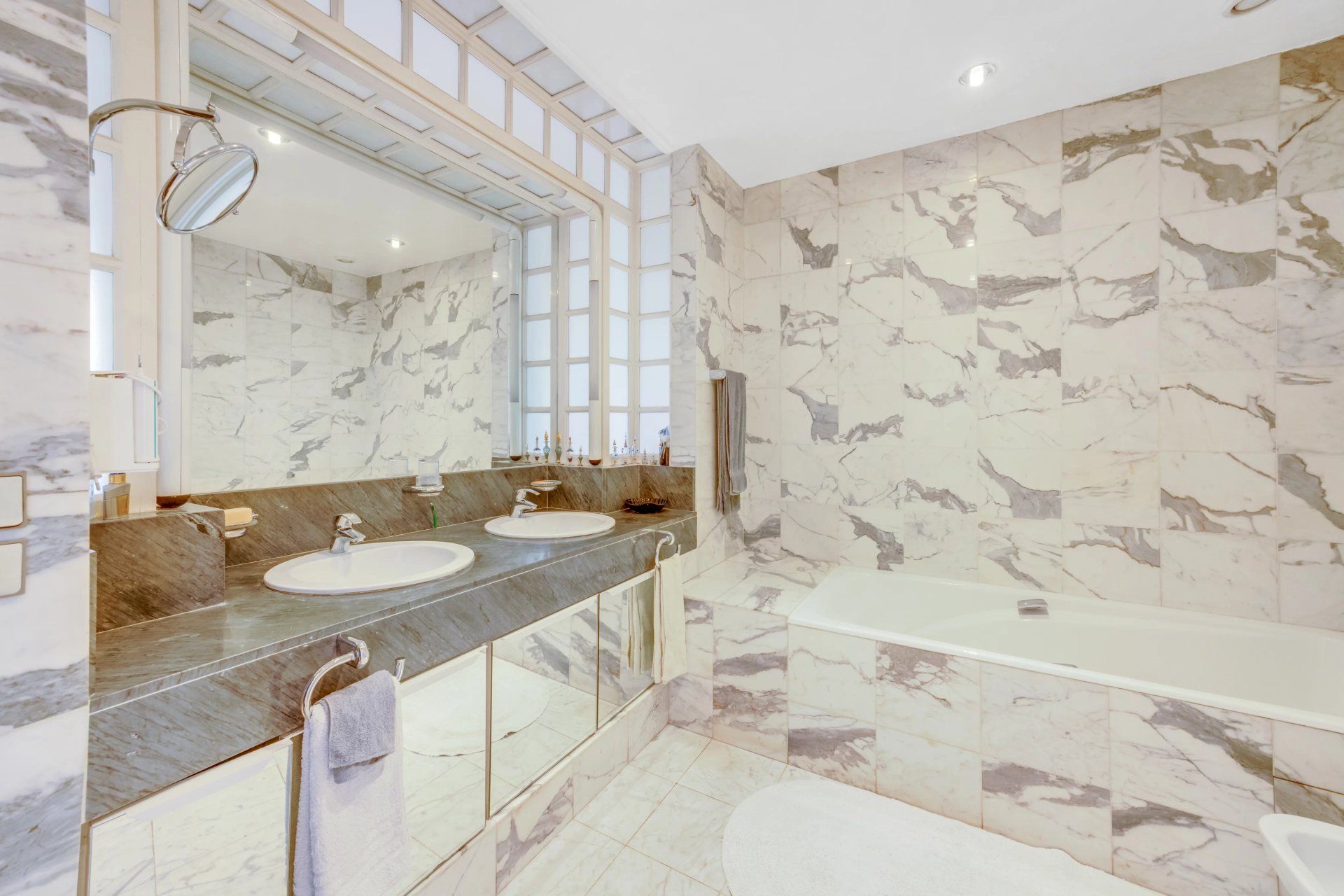 5 Bedroom Villa/Townhouse's Image 7