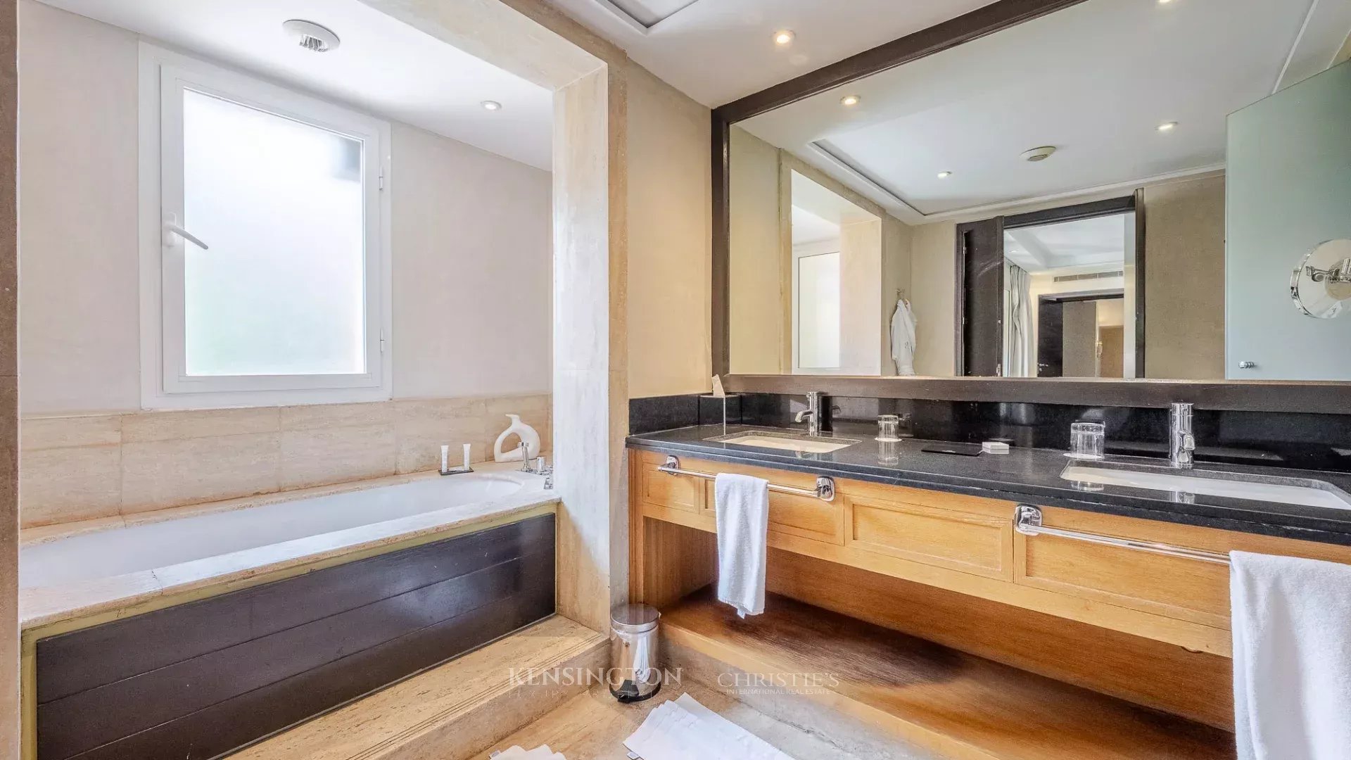 4 Bedroom Villa/Townhouse's Image 11