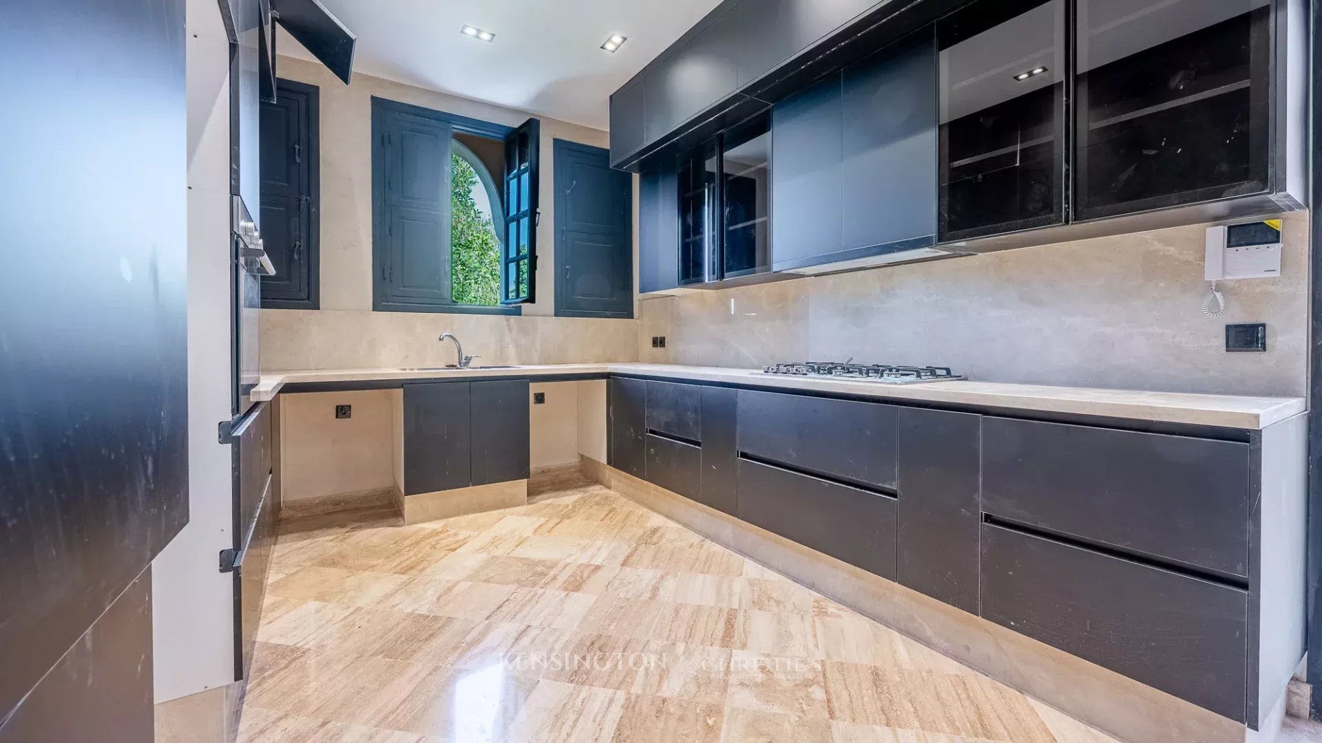 4 Bedroom Villa/Townhouse's Image 12