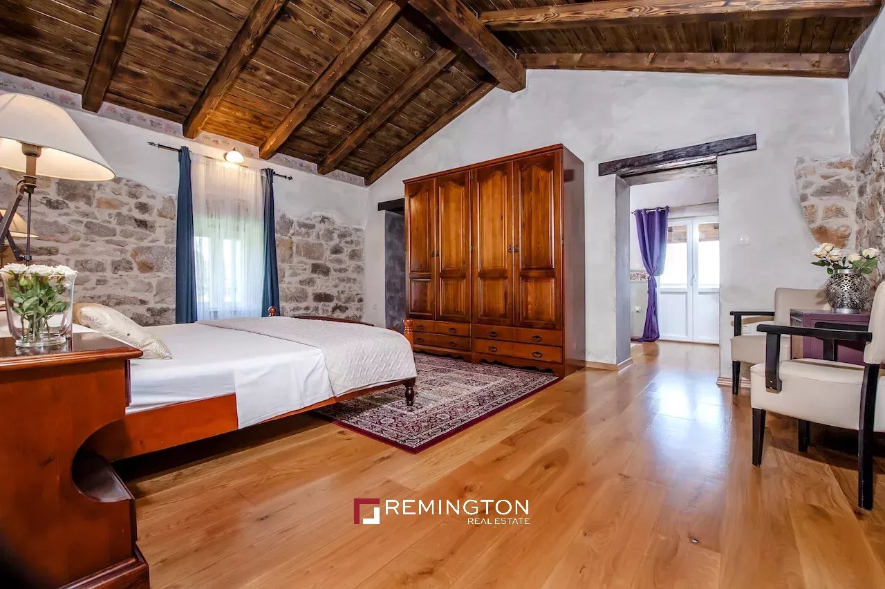 4 Bedroom Villa/Townhouse's Image 22