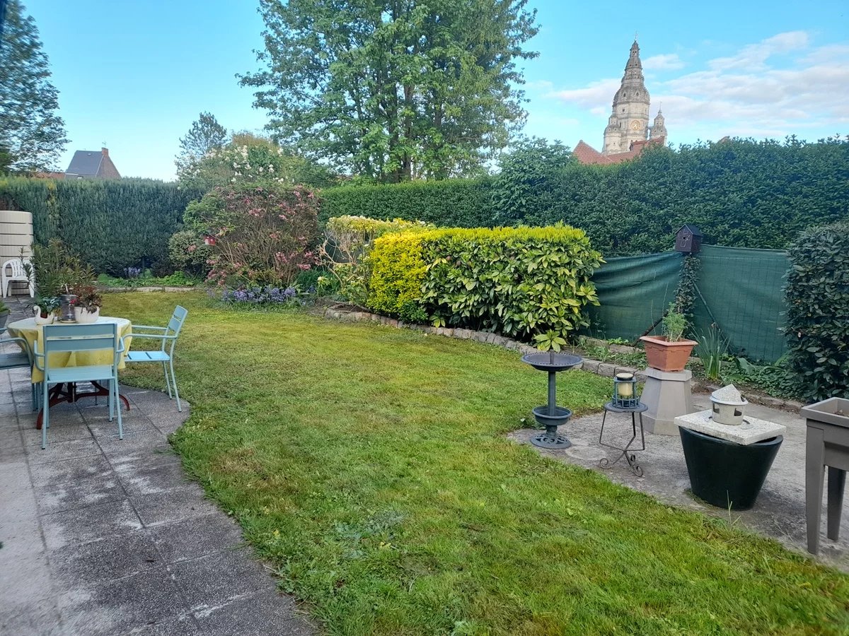 SEMI PLAIN PIED 3 CHAMBRES A 2 KM DE LA GARE